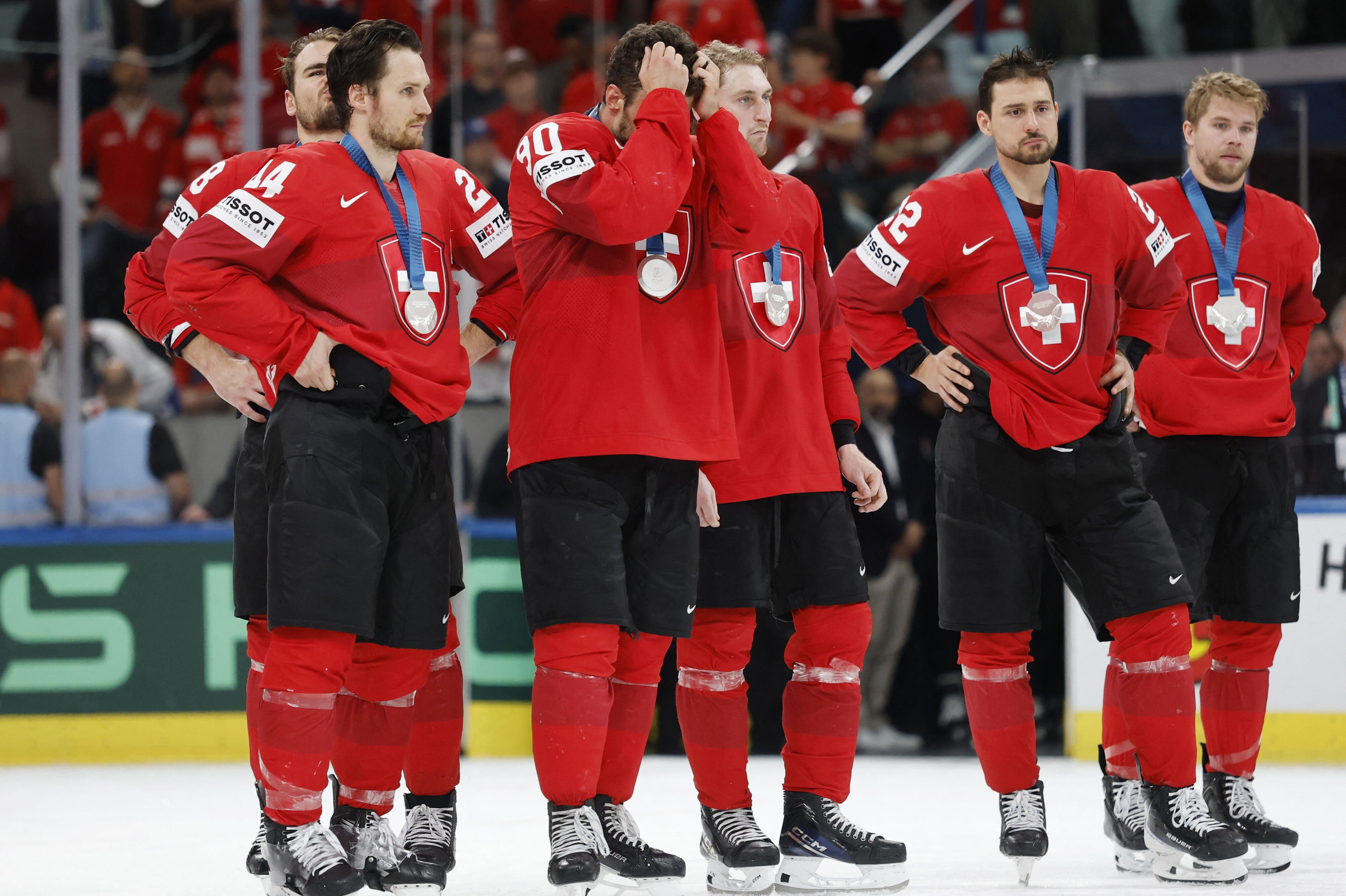 Schweiz måtte endnu en gang nøjes med VM-sølv, da holdet søndag tabte finalen til Finland på isen.