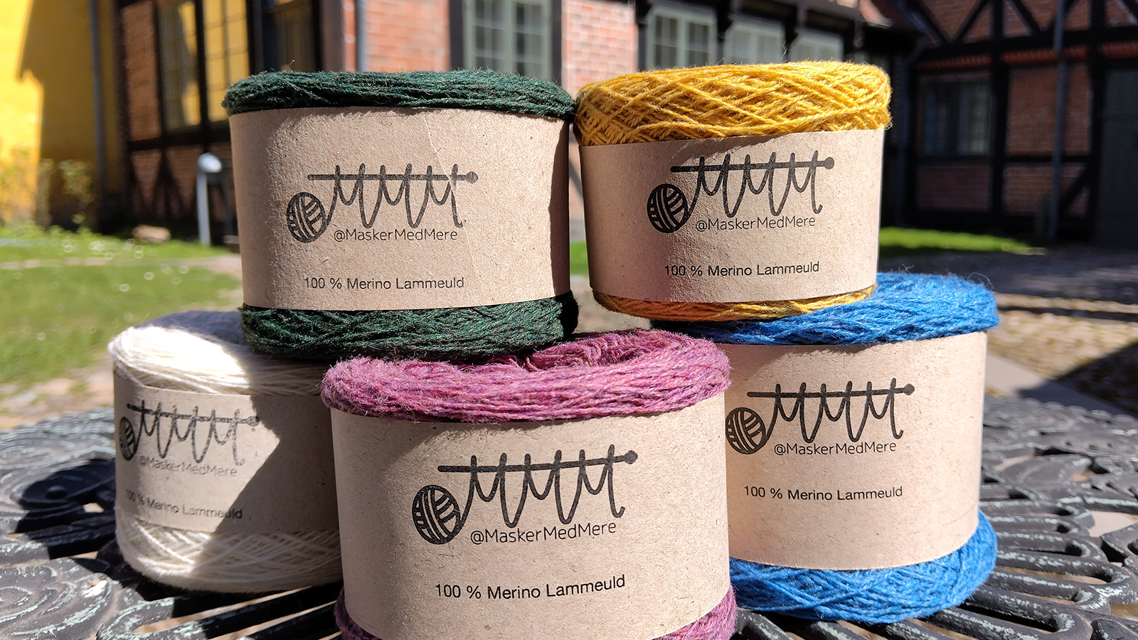 Hver deltager får 100 gram garn og en opskrift med hjem fra arrangementet.