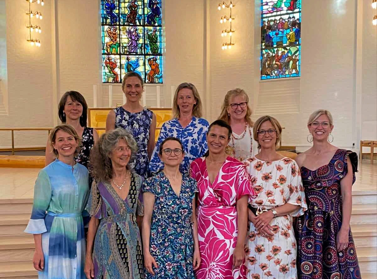Damekoret Gentofte International Singers opfører sommerrepertoire i Messiaskirken