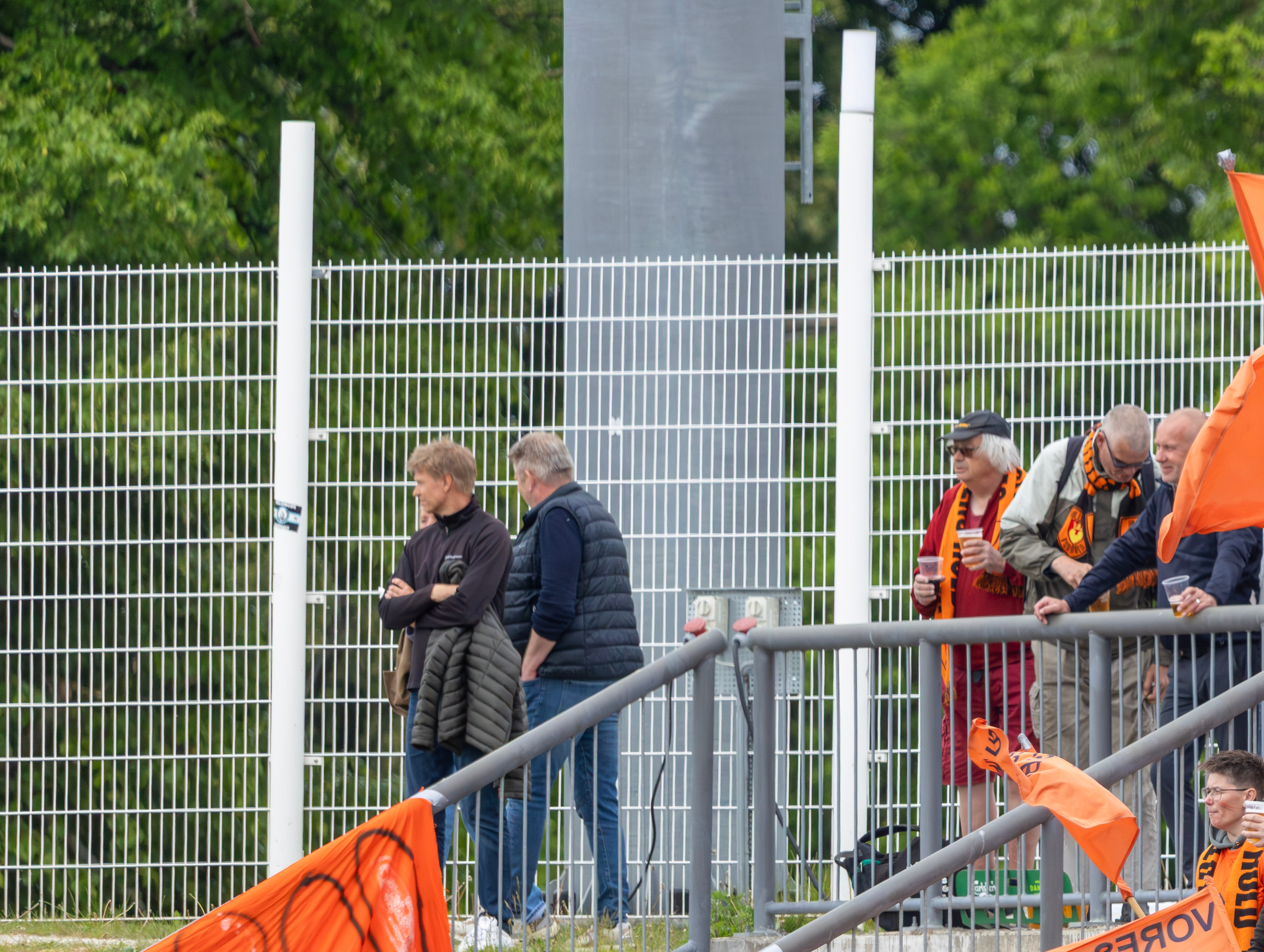 De orange og sorte trøjer og faner var ikke til at overse blandt fansene. - Kenn Kegel De orange og sorte trøjer og faner var ikke til at overse blandt fansene.