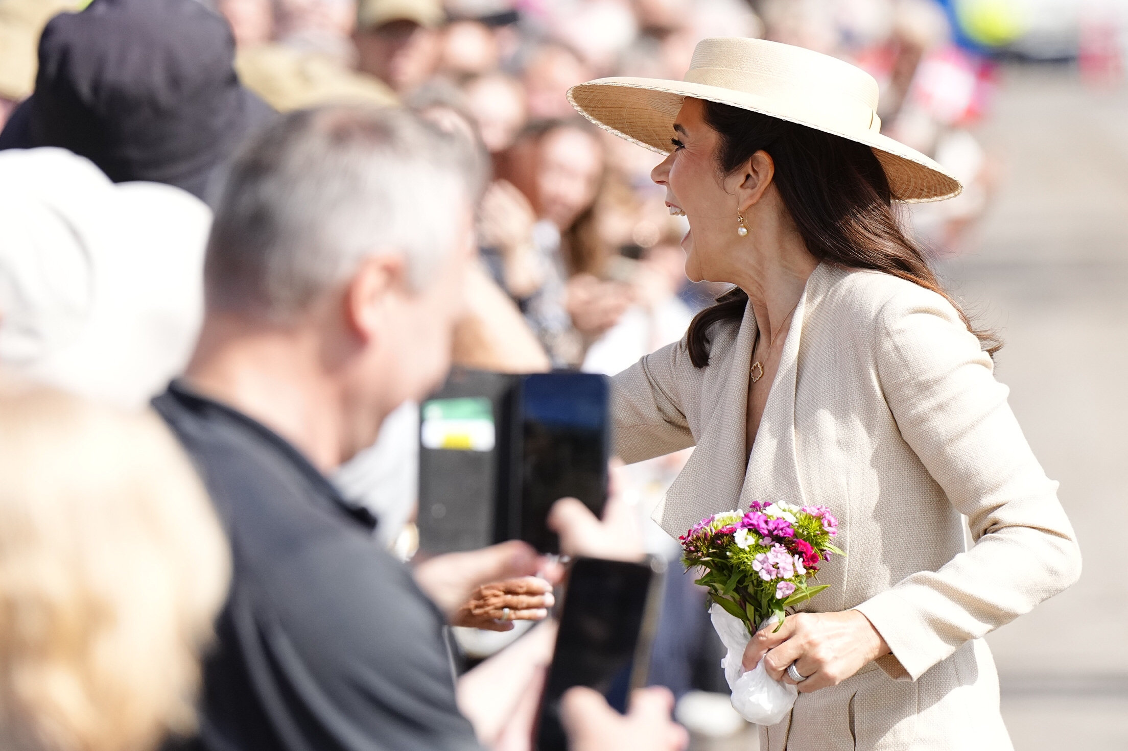 Det er tredje gang, at kong Frederik og dronning Mary tager på sommertogt med "Dannebrog" som kongepar.
