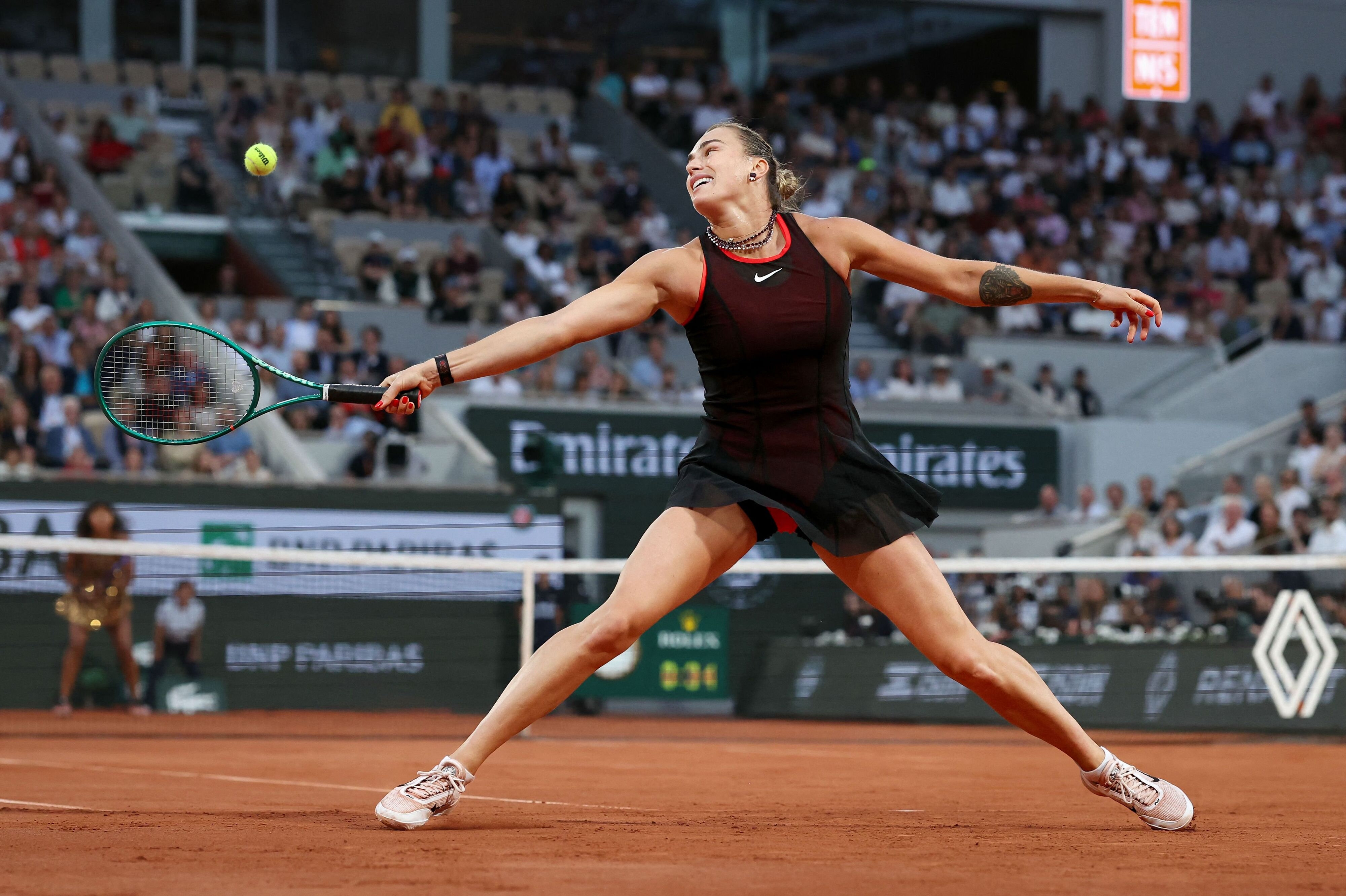 Aryna Sabalenka vandt i to sæt.