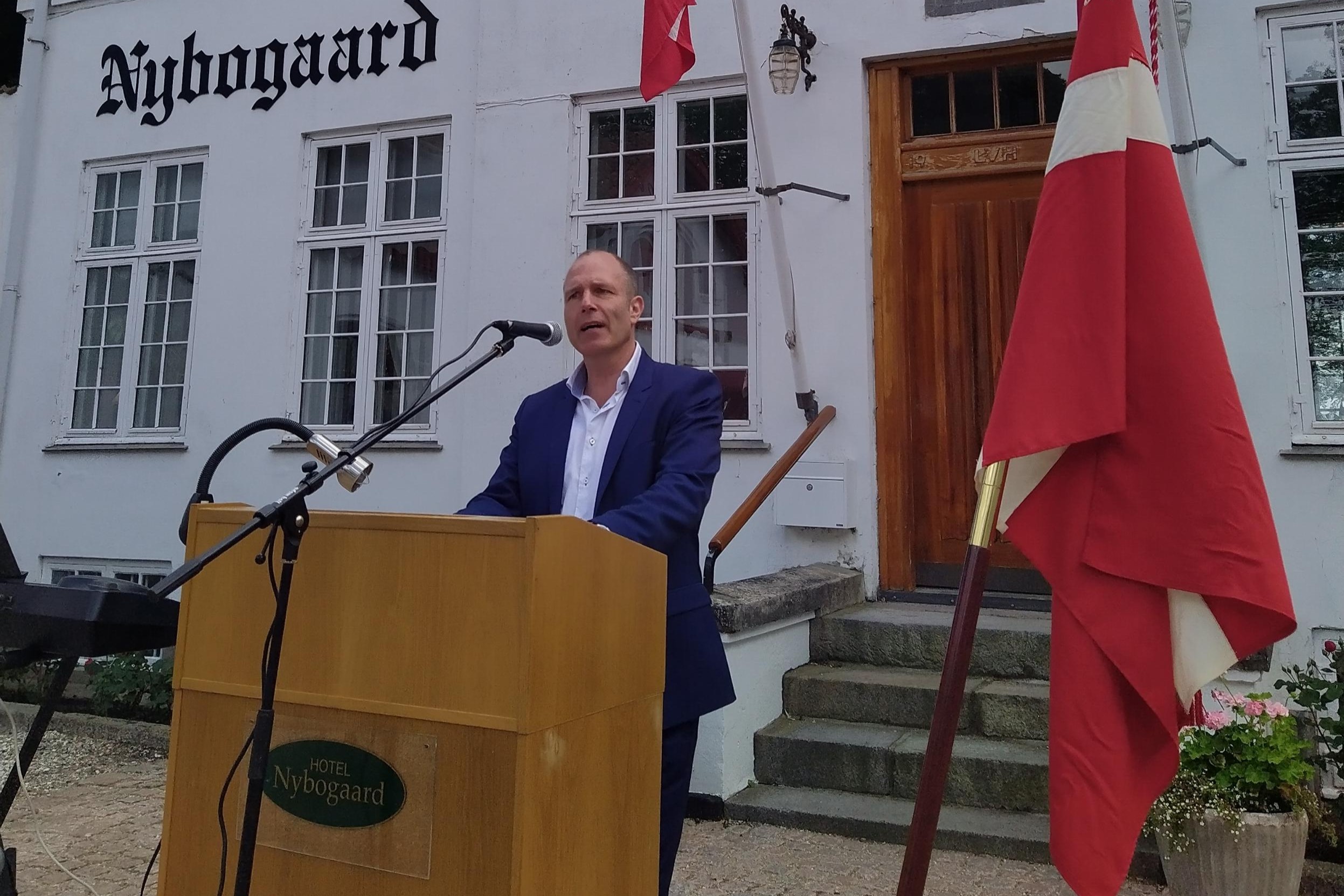 Den Konservative Vælgerforening i Fredensborg inviterer til grundlovsmøde på Nybogård på fredag.