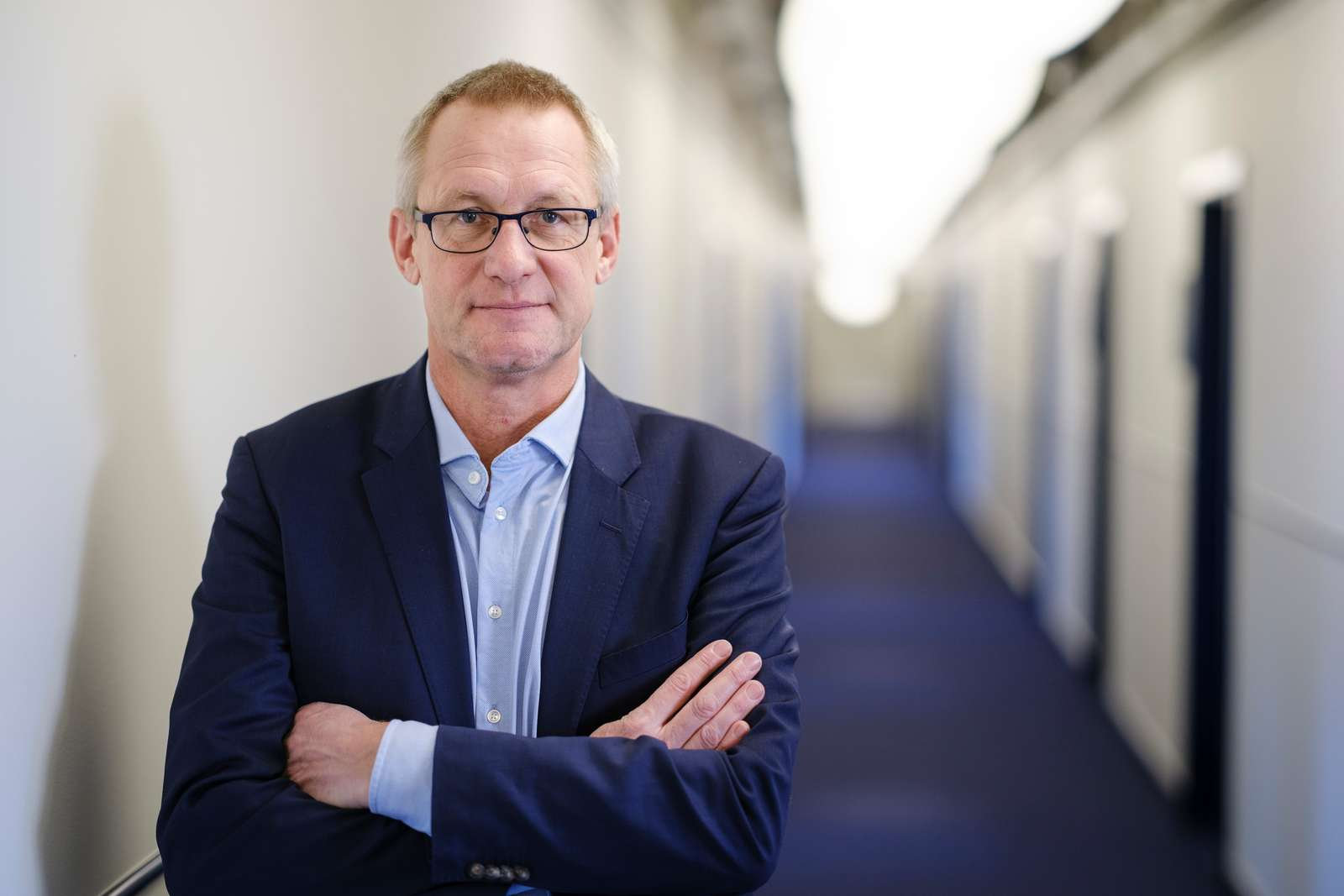 Direktør i Dansk Fjernvarme, Kim Mortensen, ønsker tillykke til det nye ministerhold og til den nye klima- energi- og forsyningsminister, Samira Nawa.