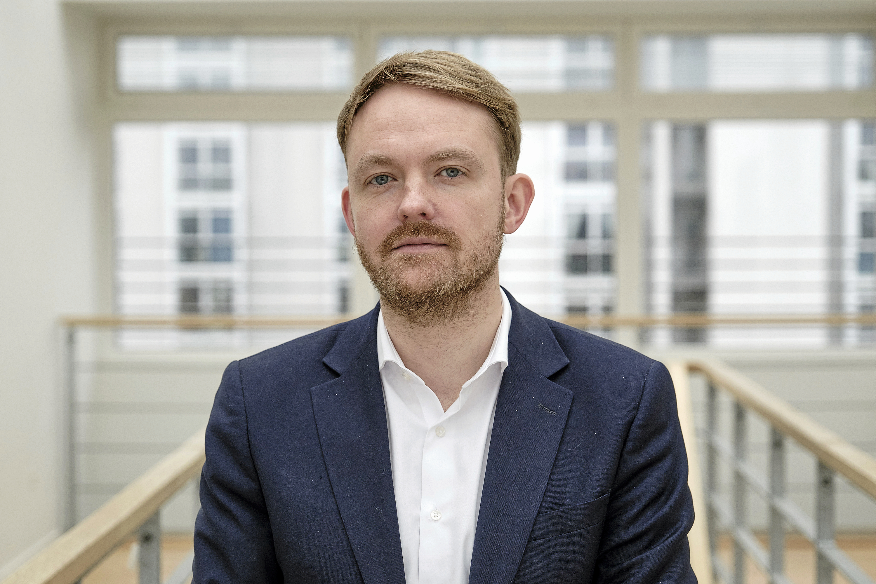 - Det skal være trygt og gennemskueligt at ansætte unge og ikke en administrativ hovedpine, skriver Kasper Munk Rasmussen.