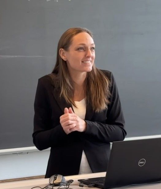 Stine Bull Jessen er nu færdig med forløbet i Spin-outs Denmark, og processen med at udvikle virksomheden AdhesionScore er i fuld gang.