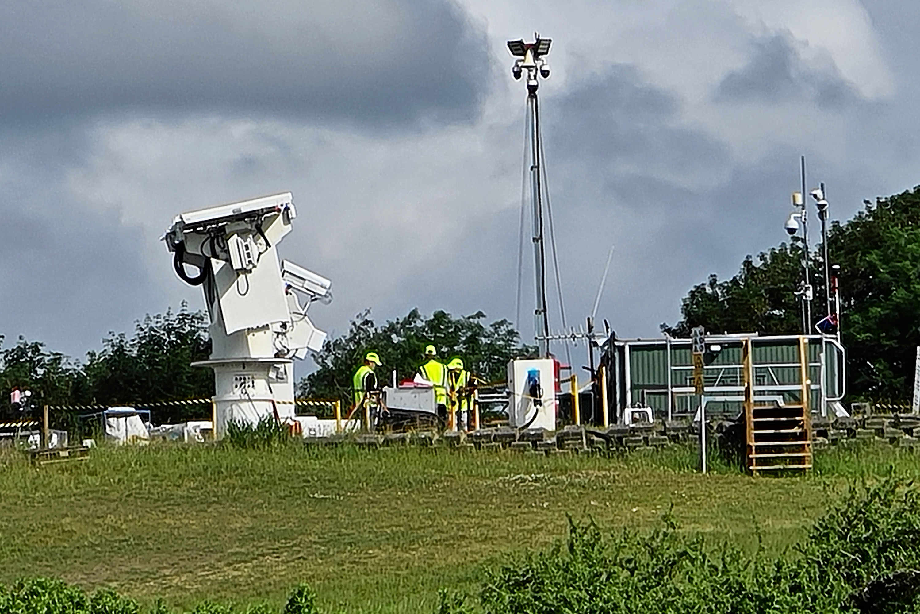 Weibel Scientifics ulovlige testcenter i Hørsholm har stadig fuld aktivitet efter kommunens påbud om at stoppe dem.