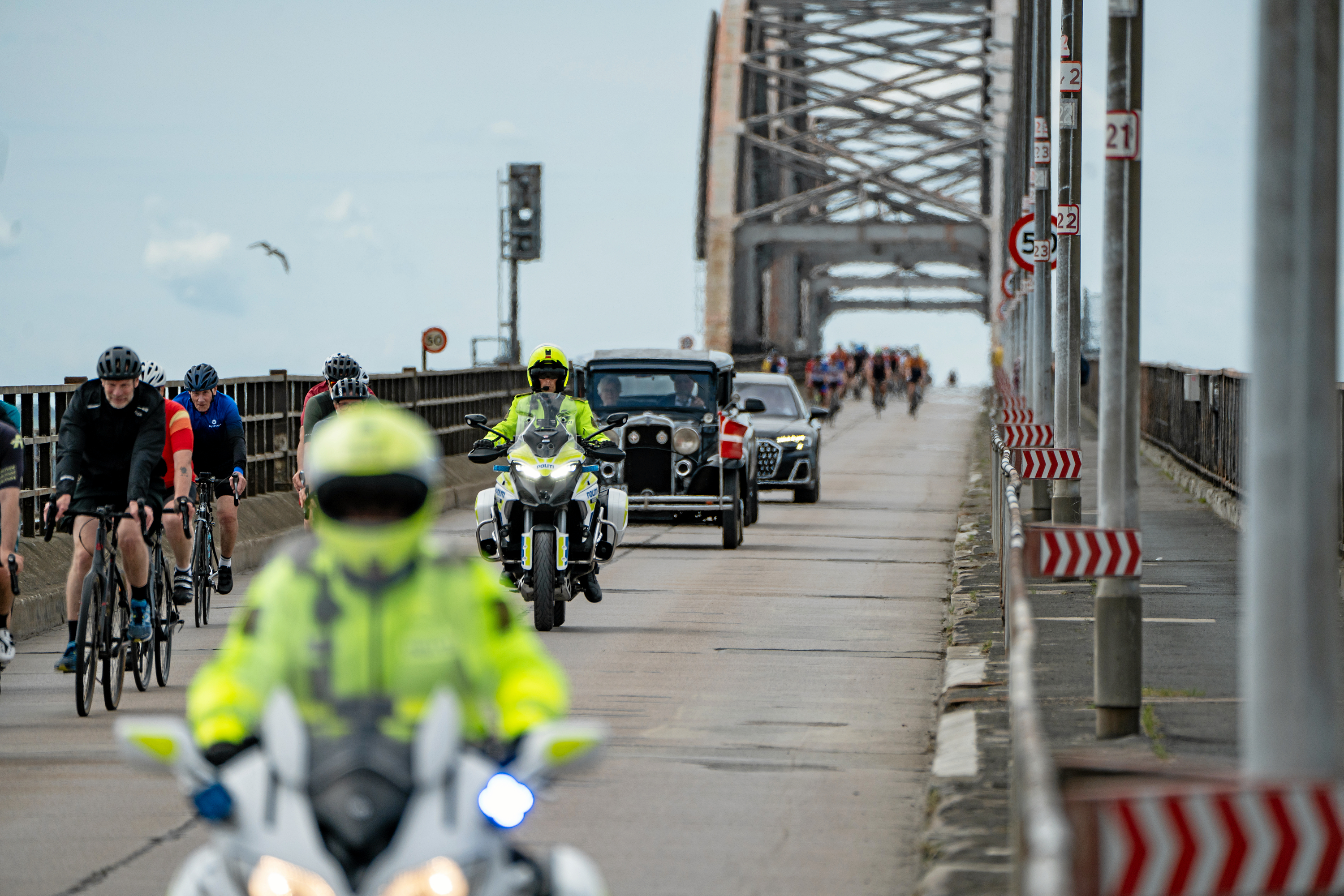 Det hed sig ellers, at kronprins Christian fik den sidste tur over den gamle storstrømsbro, men nu genåbner broen alligevel.