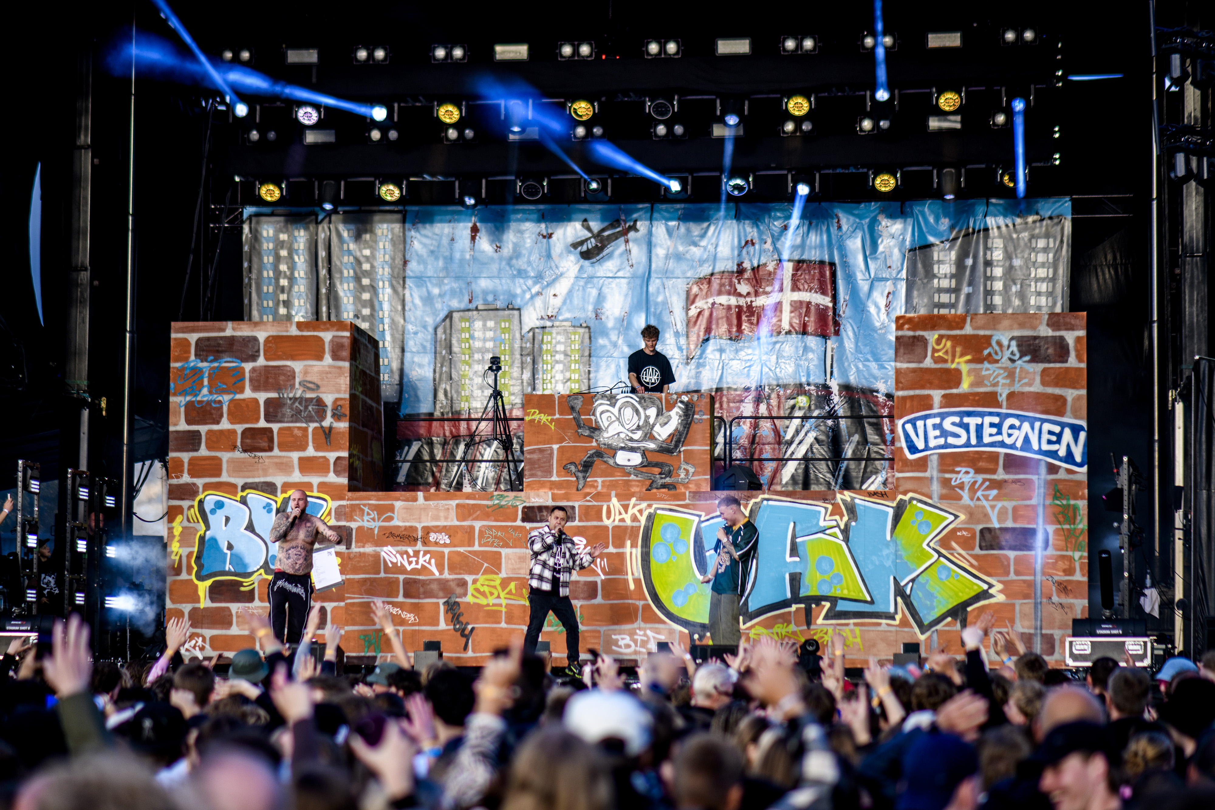 Langt de fleste gæster nød musikken og stemningen til Haslev Festdage, men fredag aften udviklede en diskussion mellem en 25-årig mand og vagterne ved indgangen sig så voldsomt, at politiet måtte rykke ud.