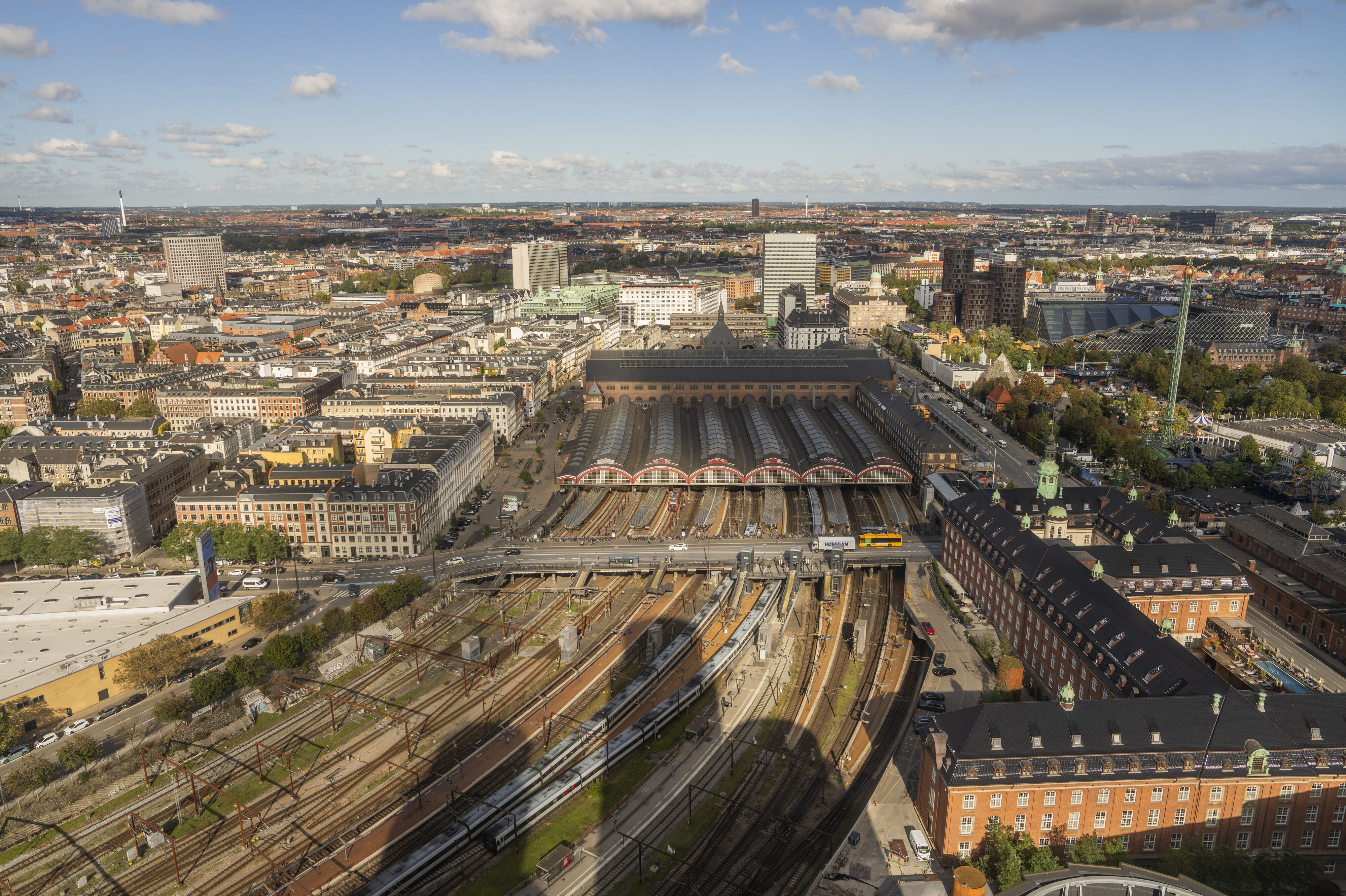 Tre togstrækninger er mandag morgen berørt af fejl på sporskifter ved Københavns Hovedbanegård. På grund af fejlen kan alle sporene ikke benyttes i fuldt omfang. (Arkivfoto).