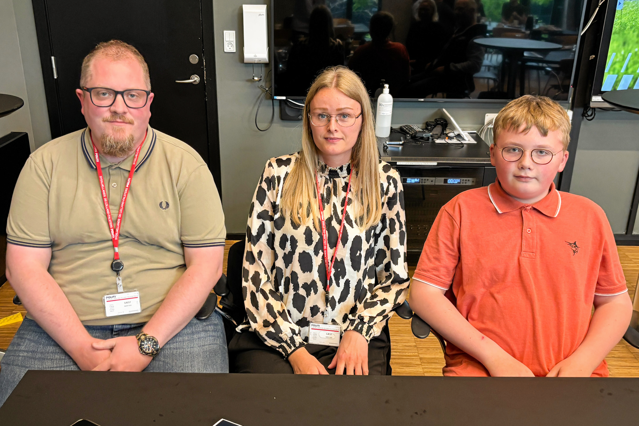 Johan Knudsen (th) reagerede sammen med Thomas og Maria Dahl Andersen køligt i en presset situation.