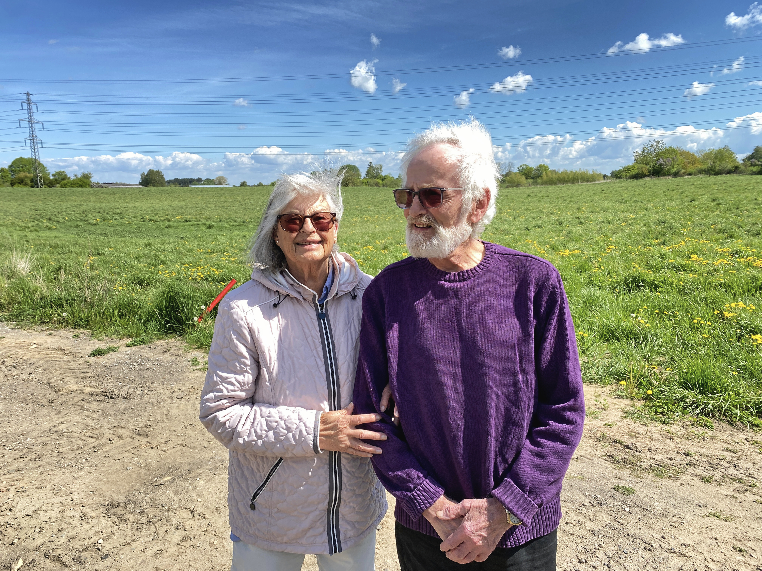Elisabeth og Jens Fabricius på 81 og 82 år er ved at vænne sig til nye omgivelser og et liv uden bil.