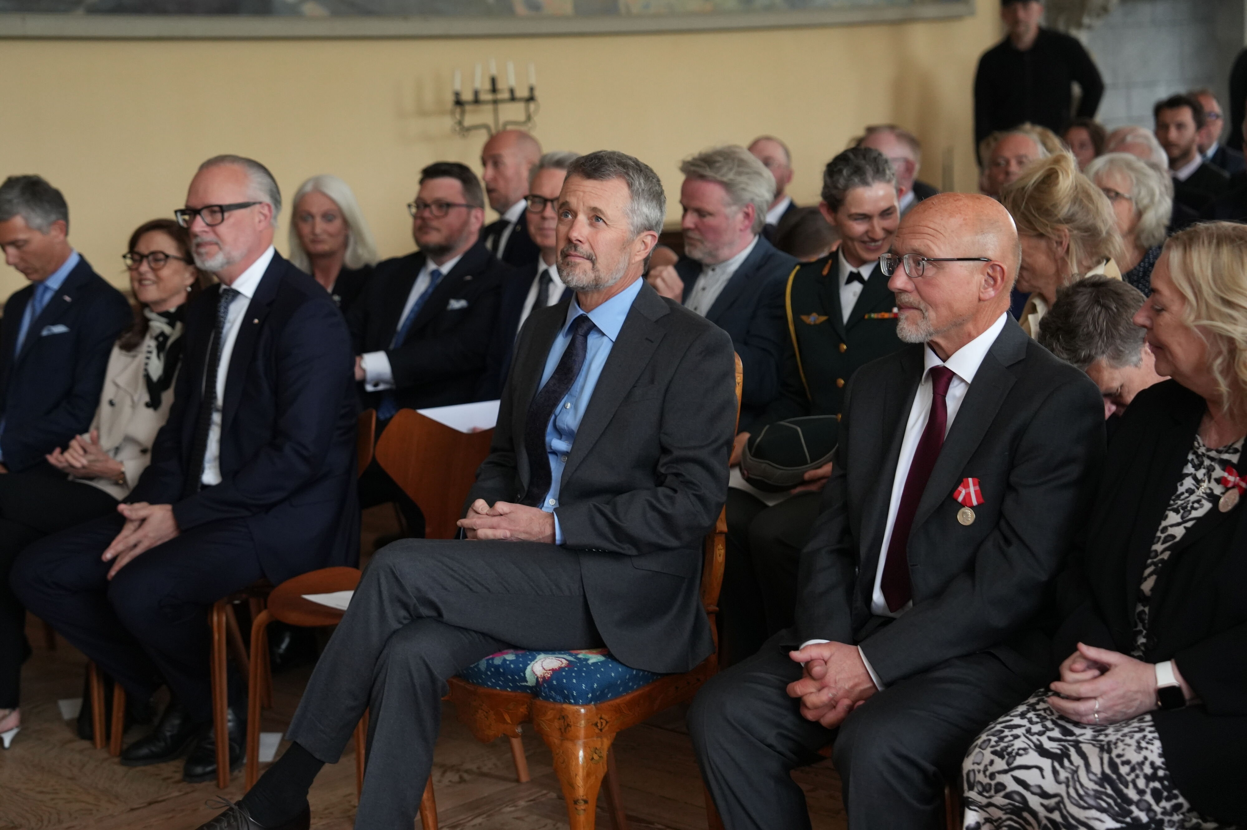 Kong Frederik deltager i indvielsen af Ordenskammeret på Frederiksborg Slot i Hillerød tirsdag.