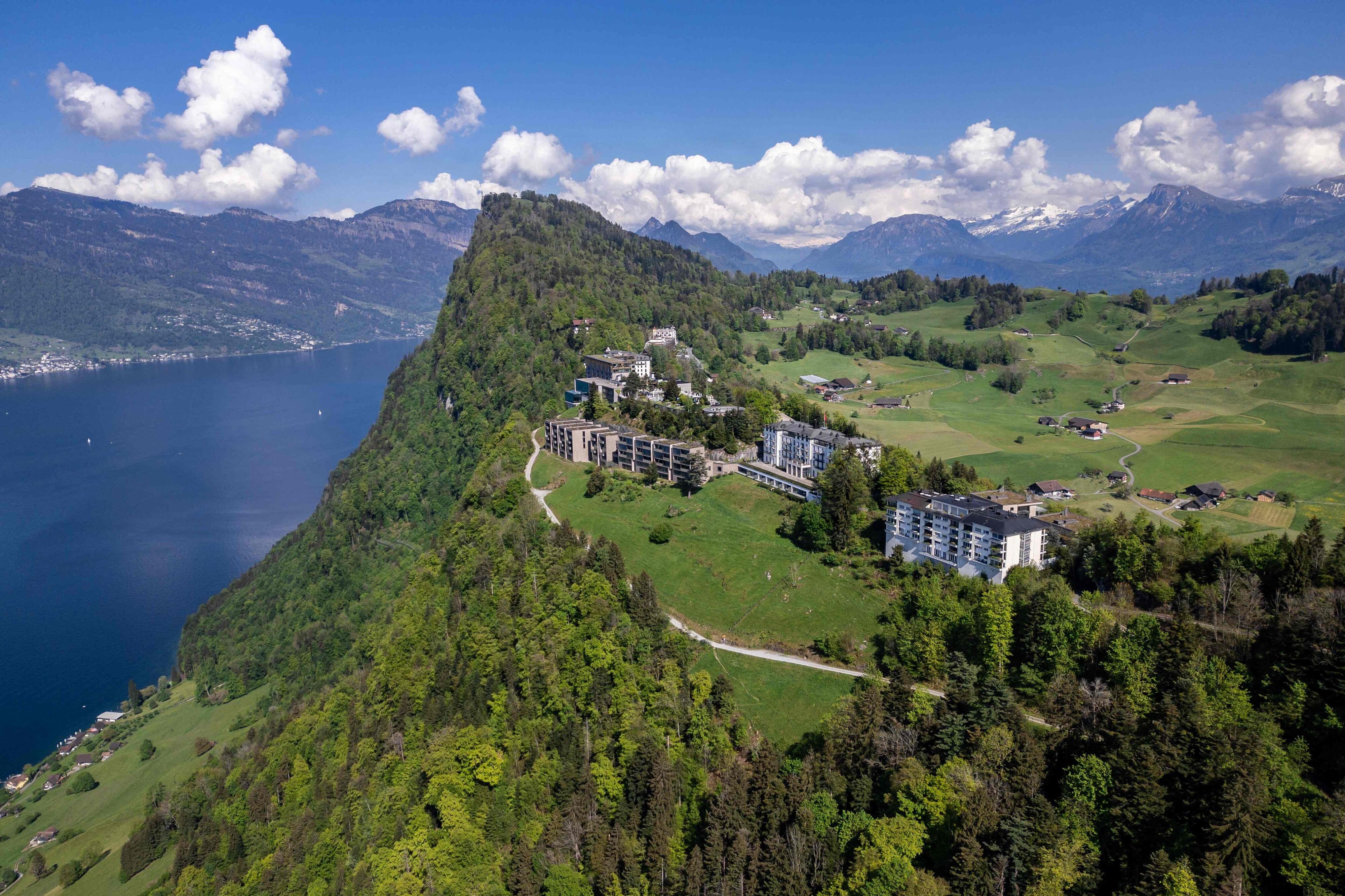 Luksusresortet Bürgenstock, der blev grundlagt som et hotel i 1873, ligger på en alperyg med en spektakulær udsigt over Vierwaldstättersøen tæt på Luzern. (Arkivfoto).