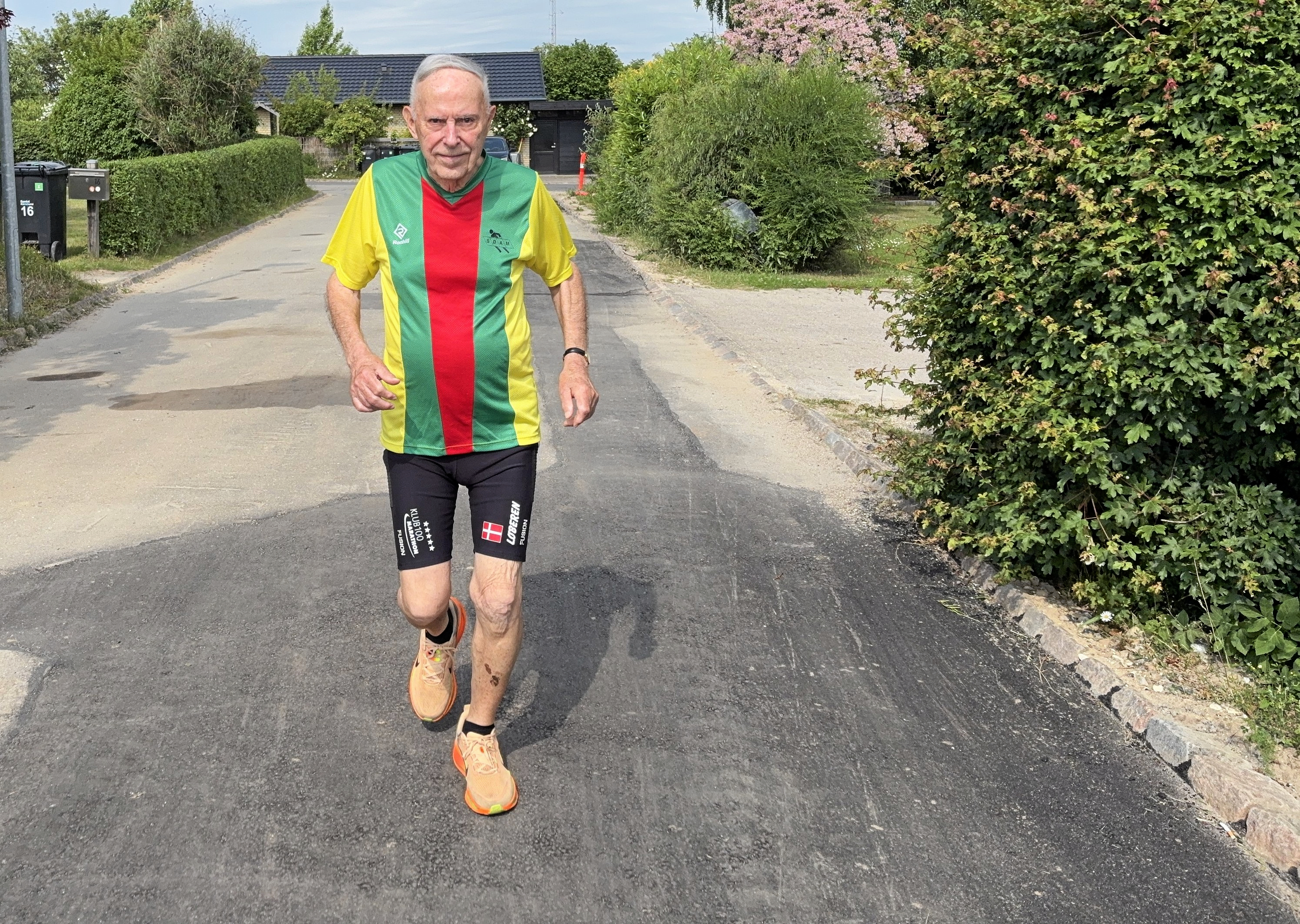 Erhard Filtenborg, 87 er blevet danmarksmester i halvmaraton. Han er også en af de danskere, som har løbet den fulde maratonlængde flest gange.
