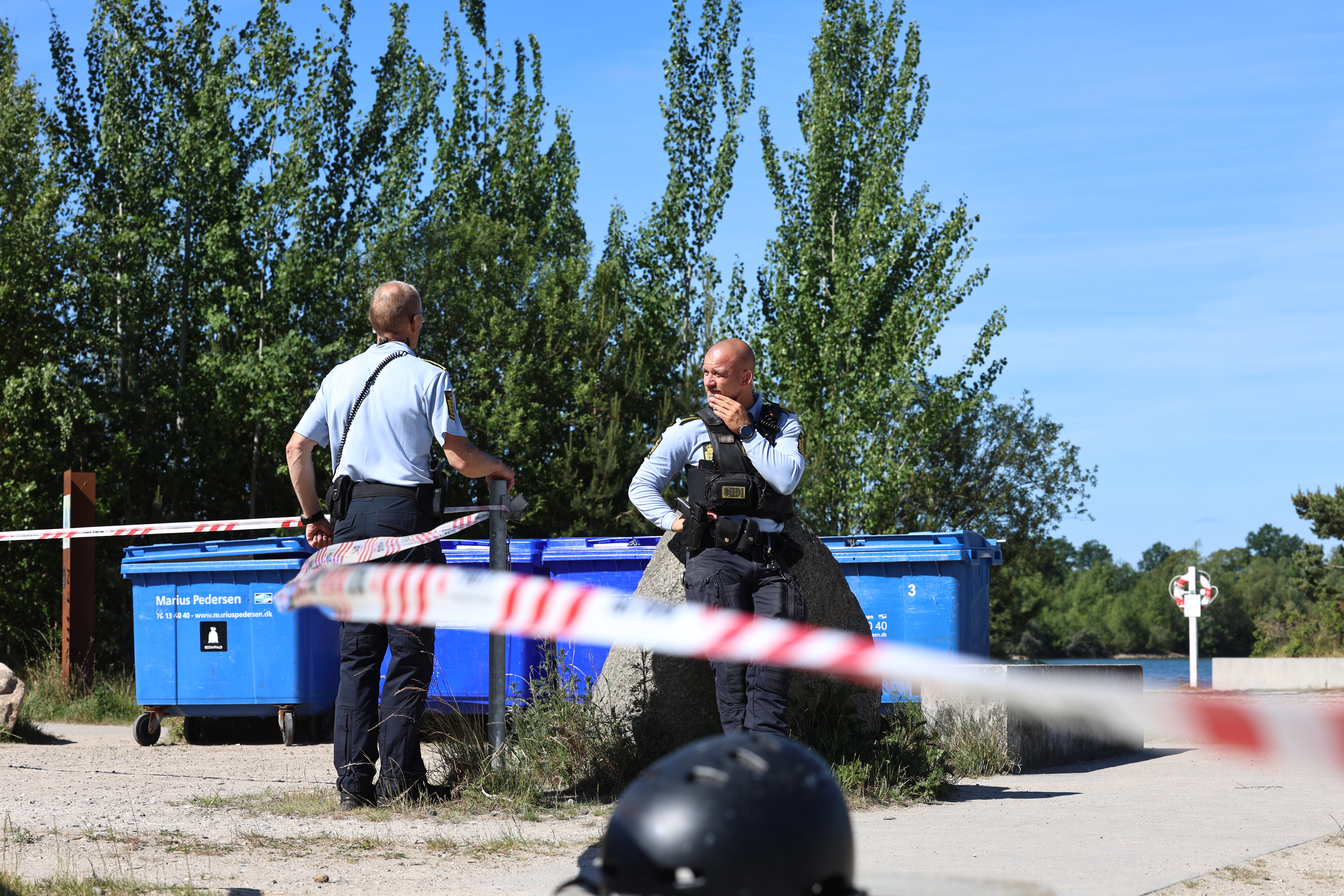 Politiet leder lige nu efter en 32-årig mand, som er forsvundet ved Himmelsøen natten til søndag.