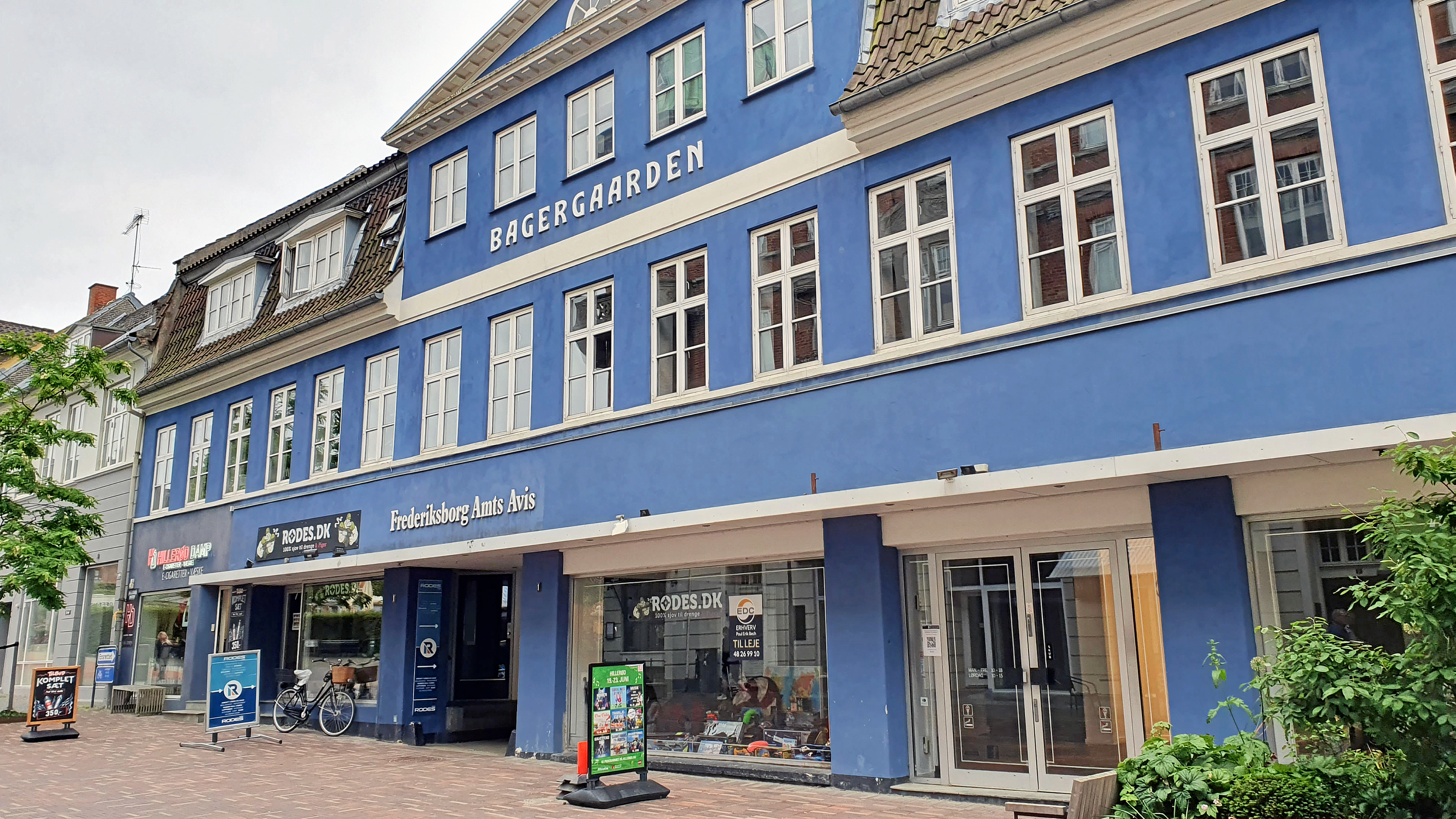 Ejendommen er opført i 1658 og har et samlet areal på 2.749 etagekvadratmeter.