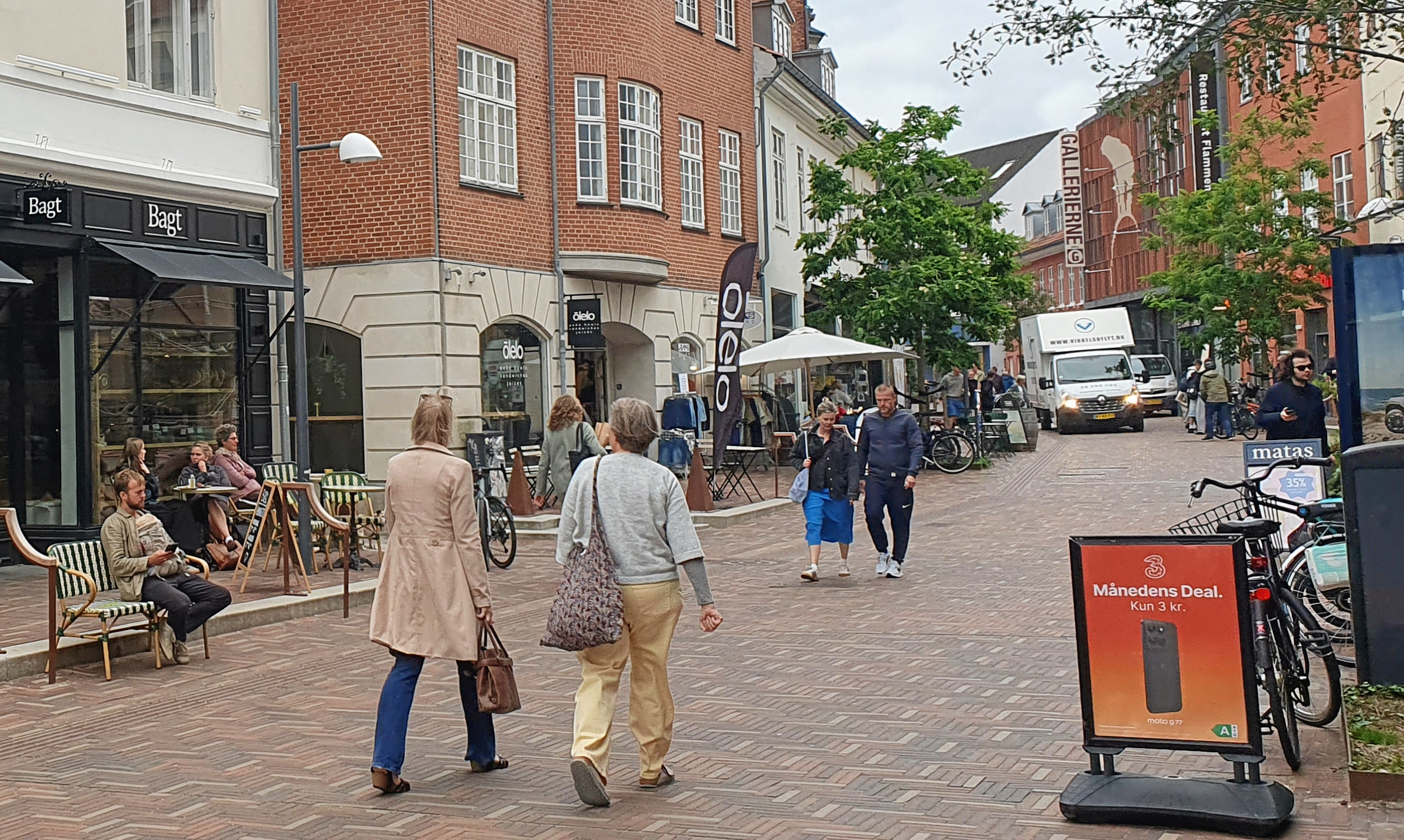 Politikere er uforstående over for, at et flertal valgte at bremse det, der skal forhindre lastbiler i at køre ind i gågaderne.