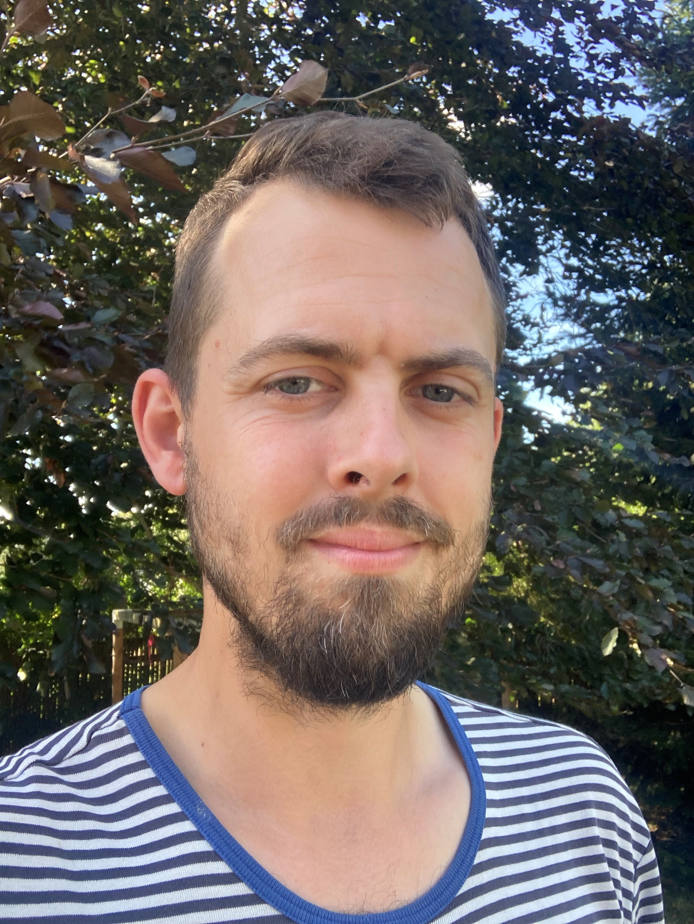For Magnus Højerslev Nielsen handler det ikke kun om en institution, men om børns trivsel og et helt lokalsamfund. Nu kæmper han for at bevare Solbakken.