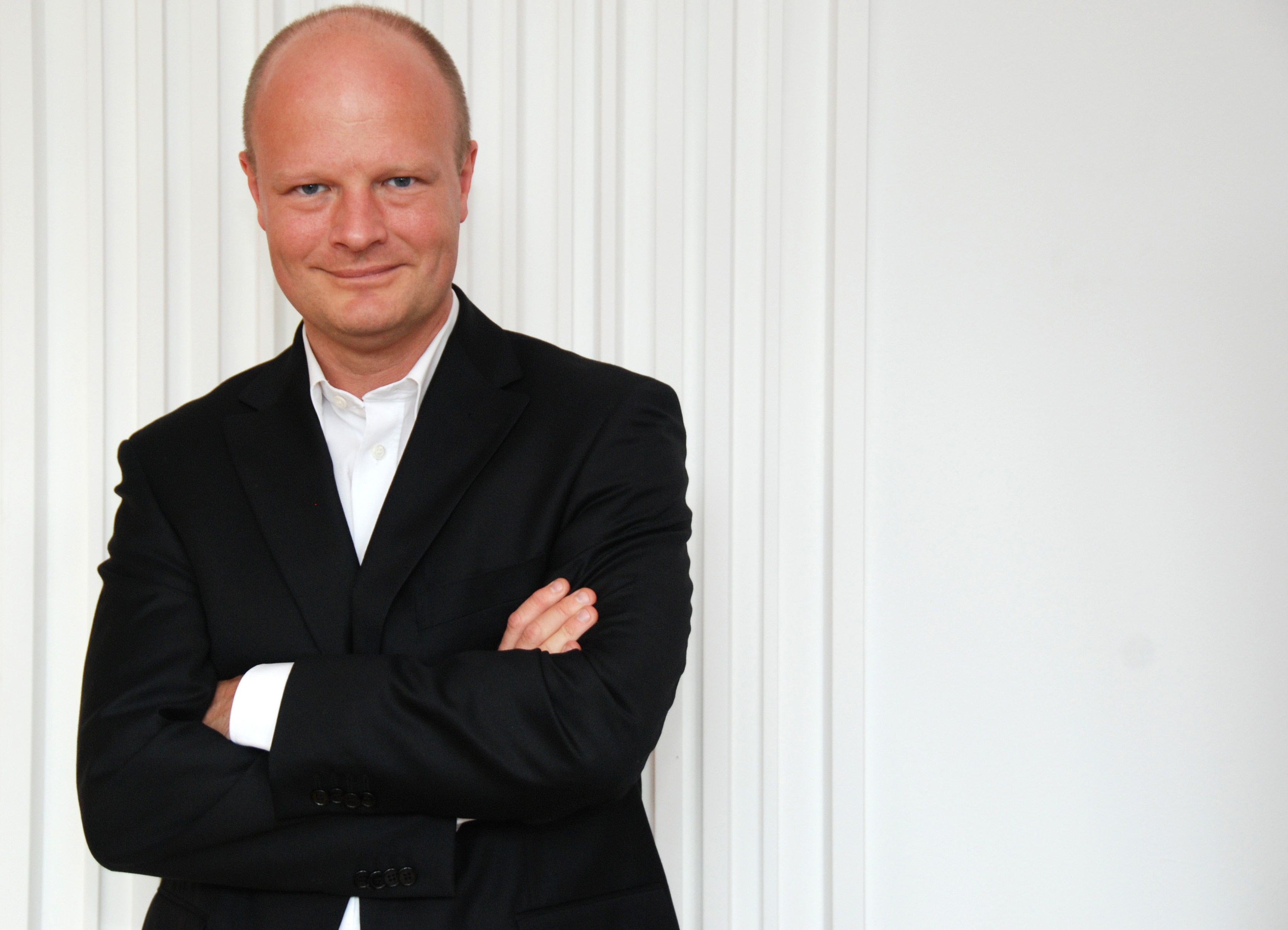 Fredensborg Slotskirke afholder endnu en jubilæumskoncert. Denne gang er det organist Søren Gleerup Hansen, der spiller på kirkens transportable kammerorgel.