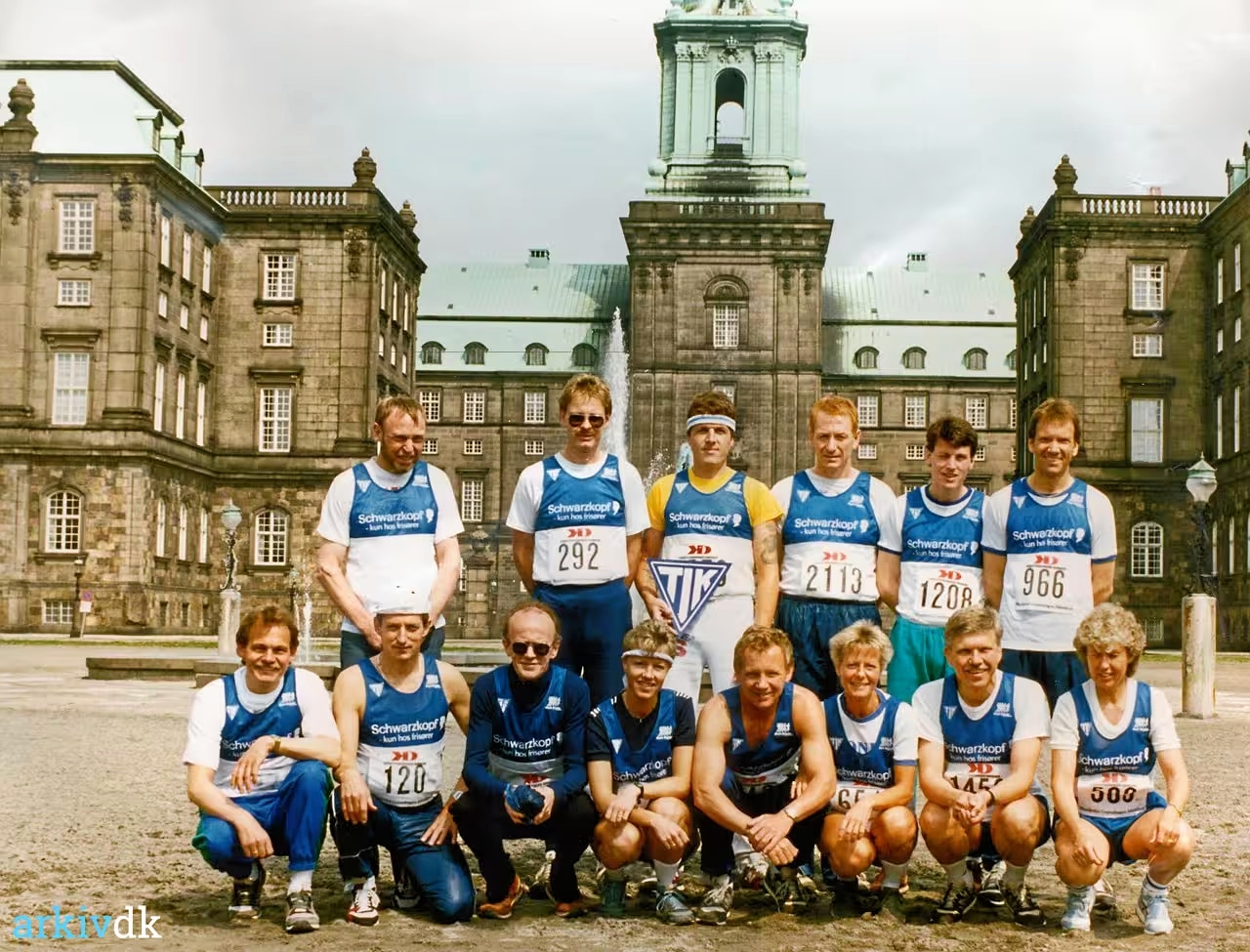 Sådan så det ud til Københavns Maraton i 1988. Per Rohwedder er nummer to fra venstre på bagerste række. - Privatfoto Sådan så det ud til Københavns Maraton i 1988. Per Rohwedder er nummer to fra venstre på bagerste række.