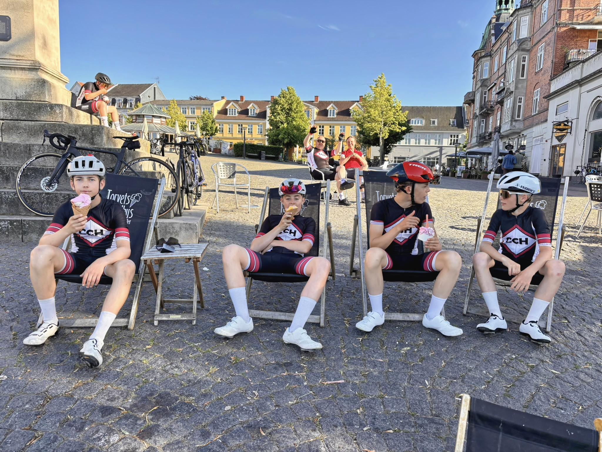Uden is og drikke duer heltene ikke...