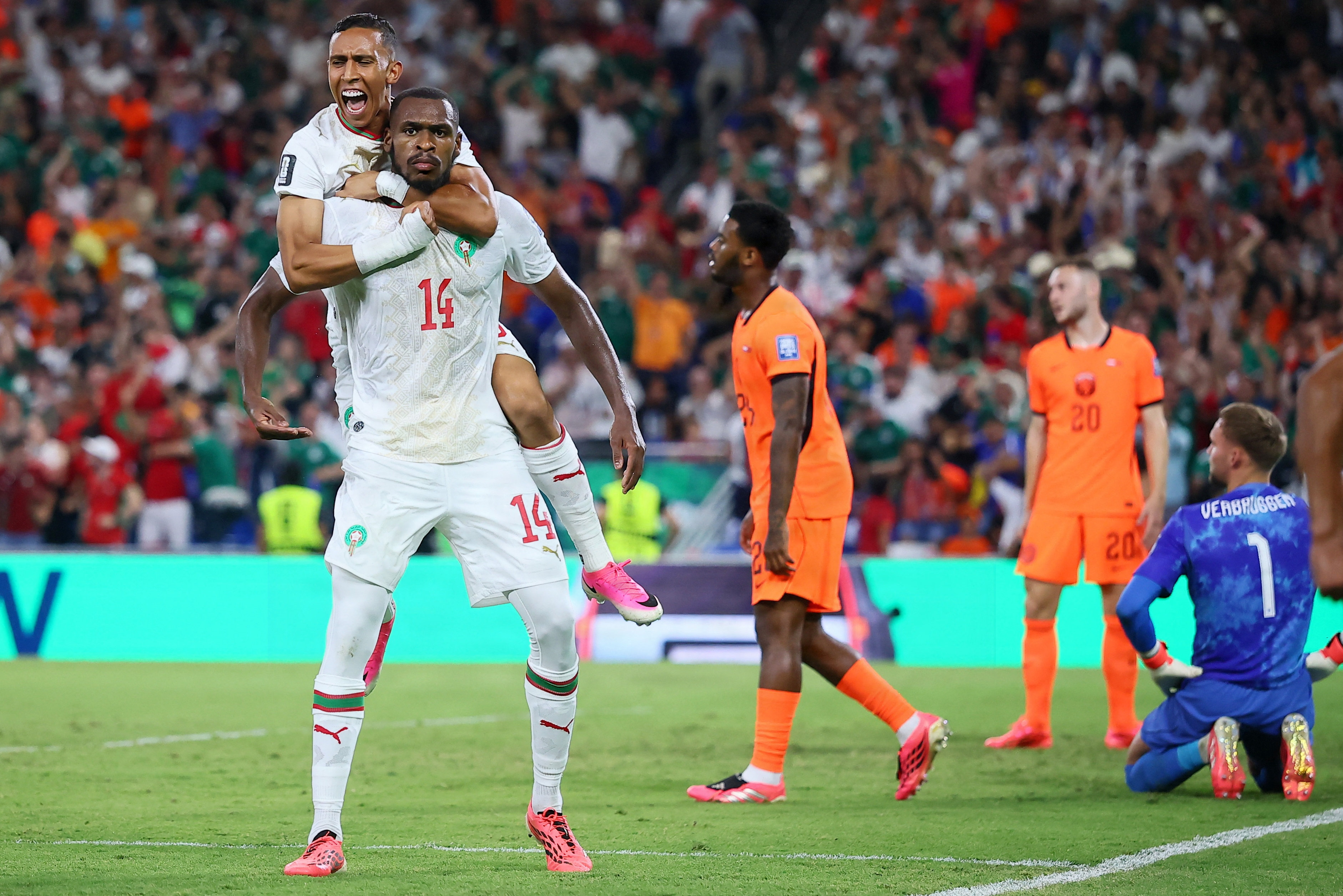 Marokko er for andet VM i træk i gang med at nå langt. I 2022 nåede marokkanerne semifinalen som det bedste afrikanske resultat nogensinde ved et verdensmesterskab. Natten til tirsdag vandt Marokko over Holland og gik videre til ottendedelsfinalen.
