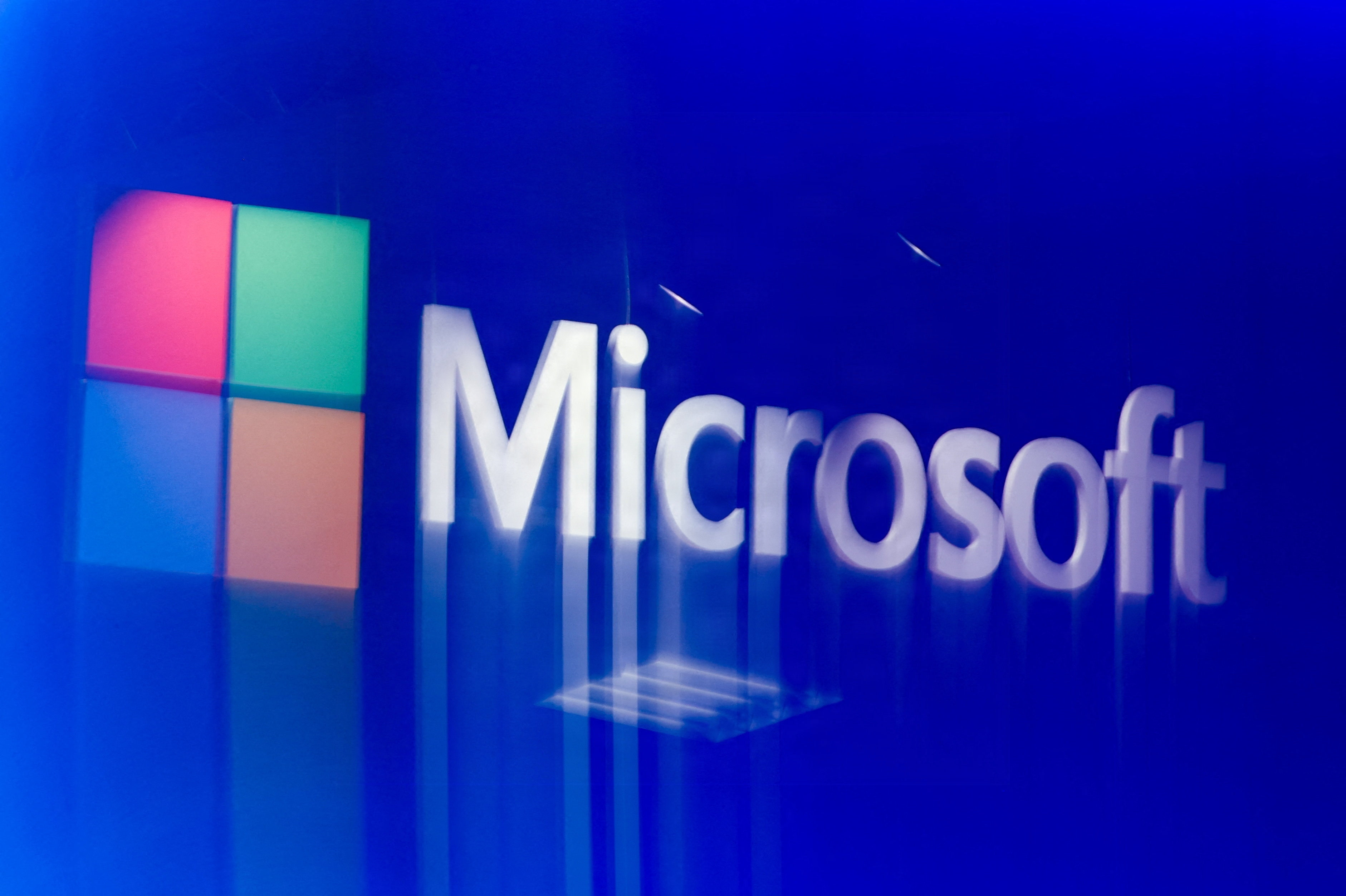 Microsoft-aktien har været under pres på grund af kunstig intelligens. Nu vil de ifølge unavngivne kilder annoncere nedskæringer. (Arkivfoto).