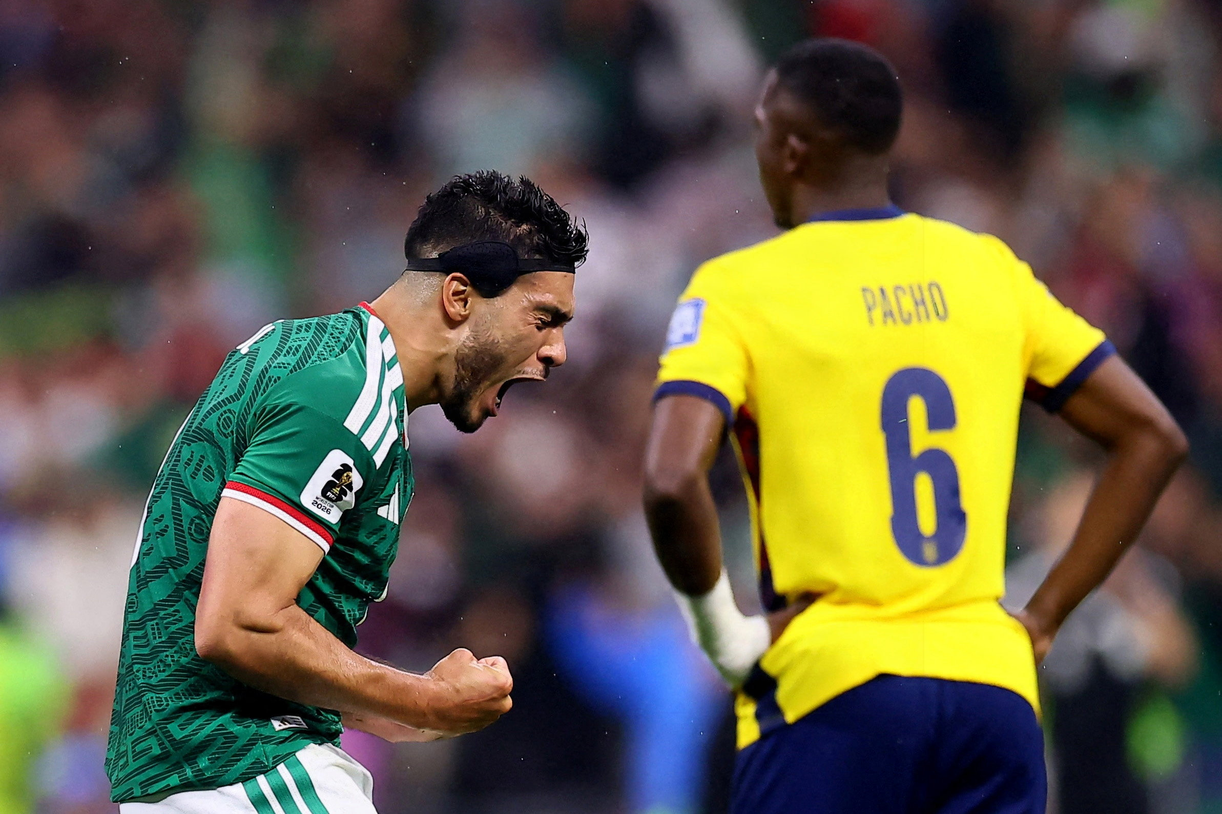 Raul Jimenez jubler efter scoringen af Mexicos andet mål mod Ecuador.