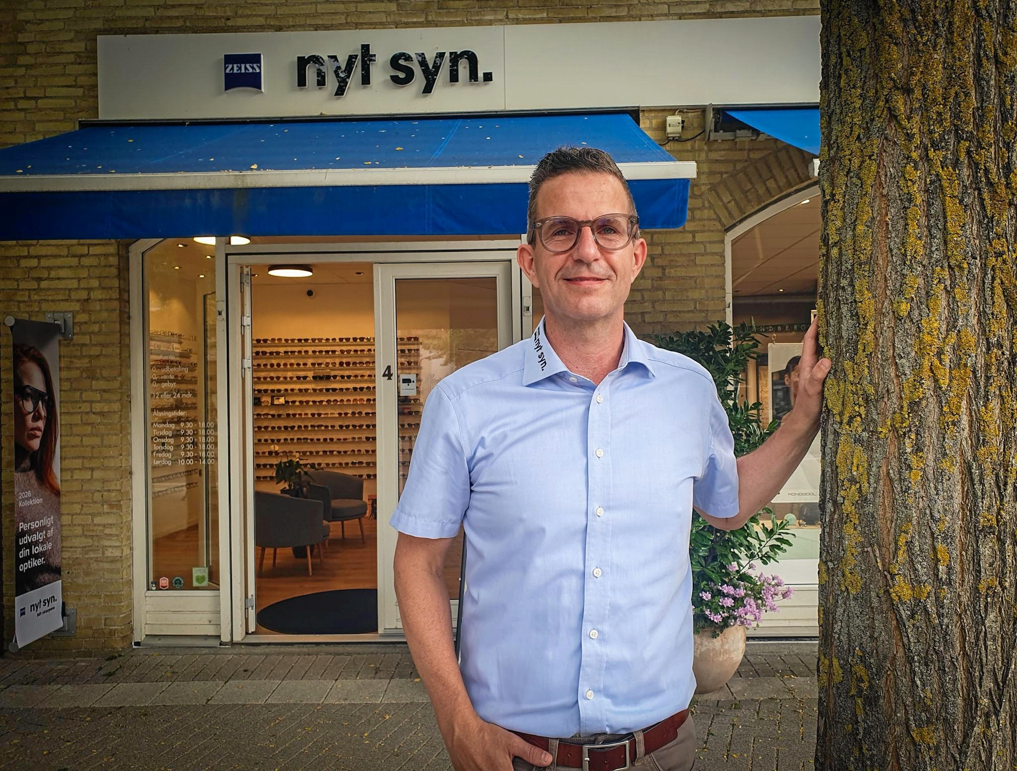 Jakob Grabas ejer Nyt Syn Brillehuset med sin kompagnon Karina Mikkelsen. De har drevet butikken i små fire år.