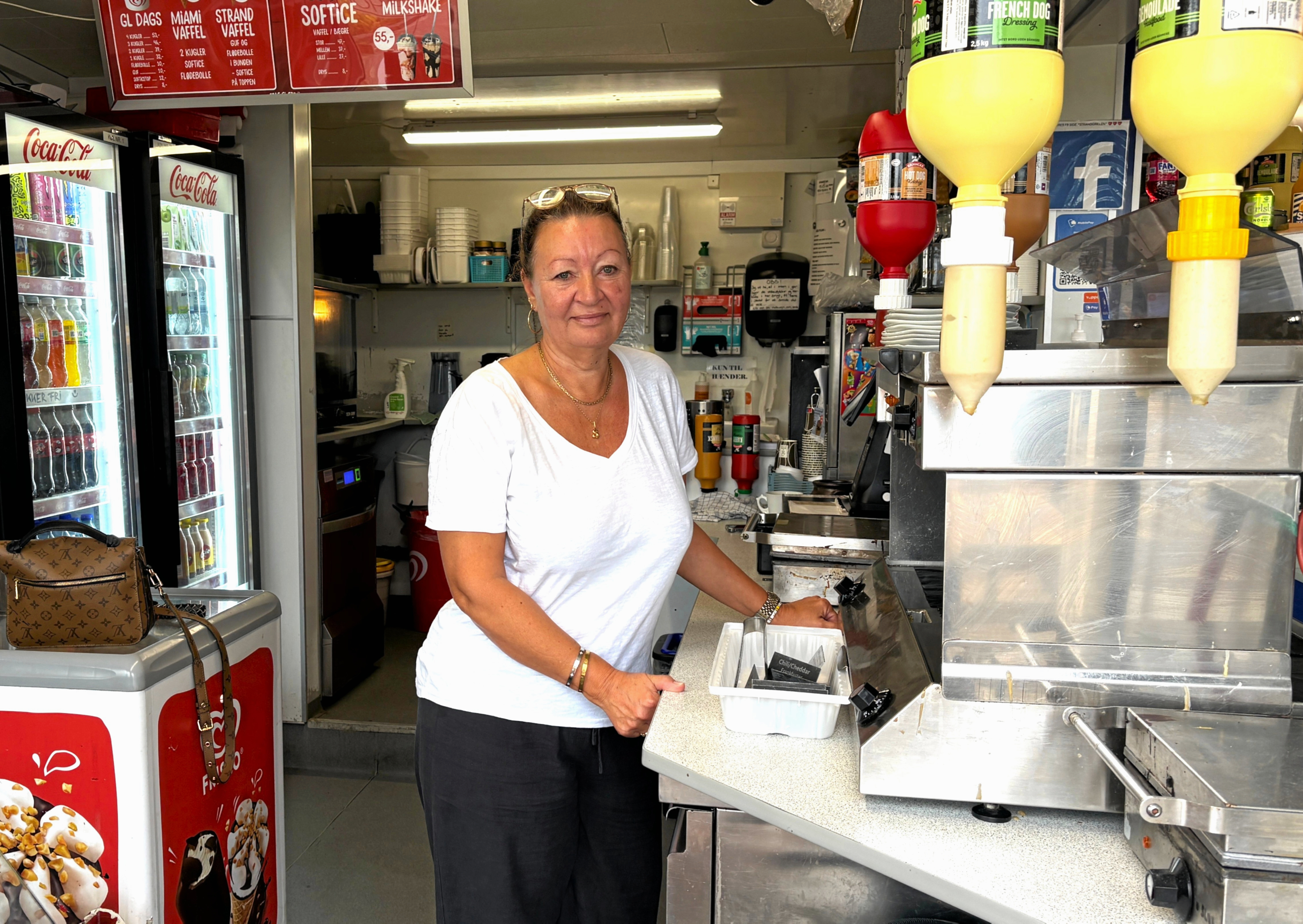 Indehaver af det ikoniske sted Route 66 - Strandgrillen - Stine Greve frygter, at kunderne bliver væk i de normalt travleste måneder - sensommeren. Det kan få mærkbare konsekvenser.