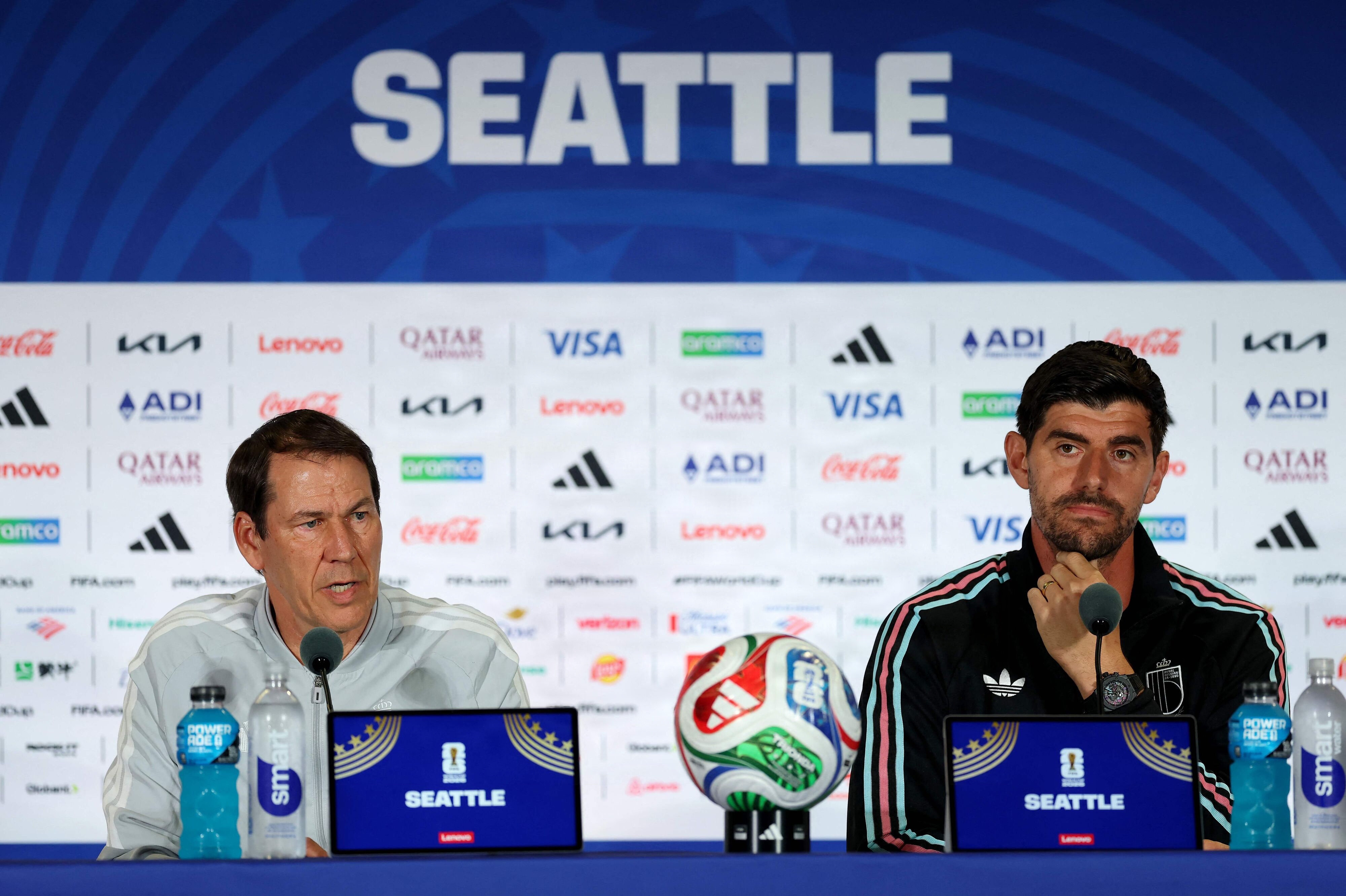 Belgiens landstræner, Rudi Garcia, og målmand, Thibaut Courtois, blev søndag spurgt til Fifas beslutning om at ændre i karantæne til USA's angriber Folarin Balogun.