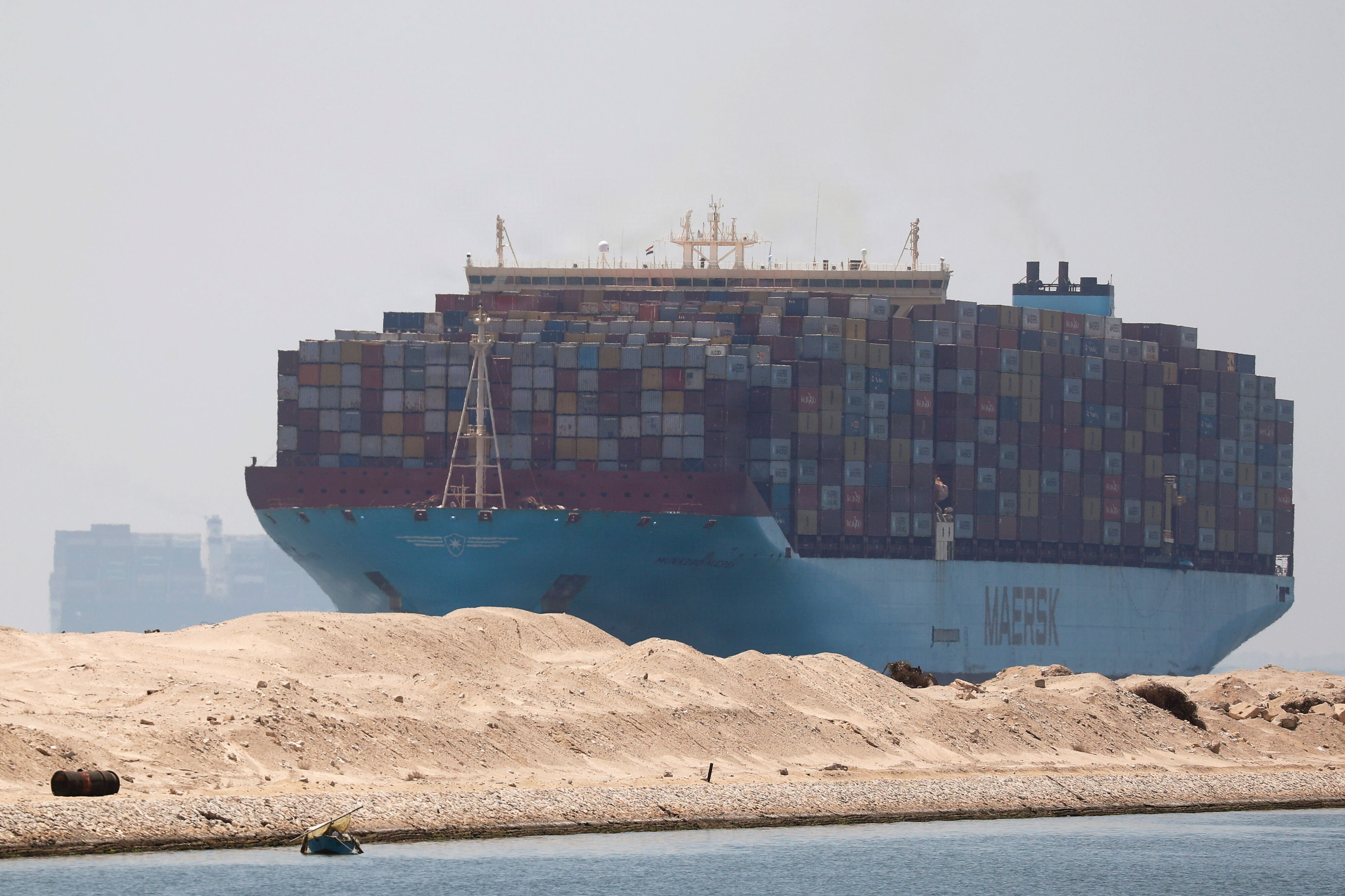 Et containerskib fra Mærsk sejler gennem Suez-kanalen i juli i 2021. (Arkivfoto).