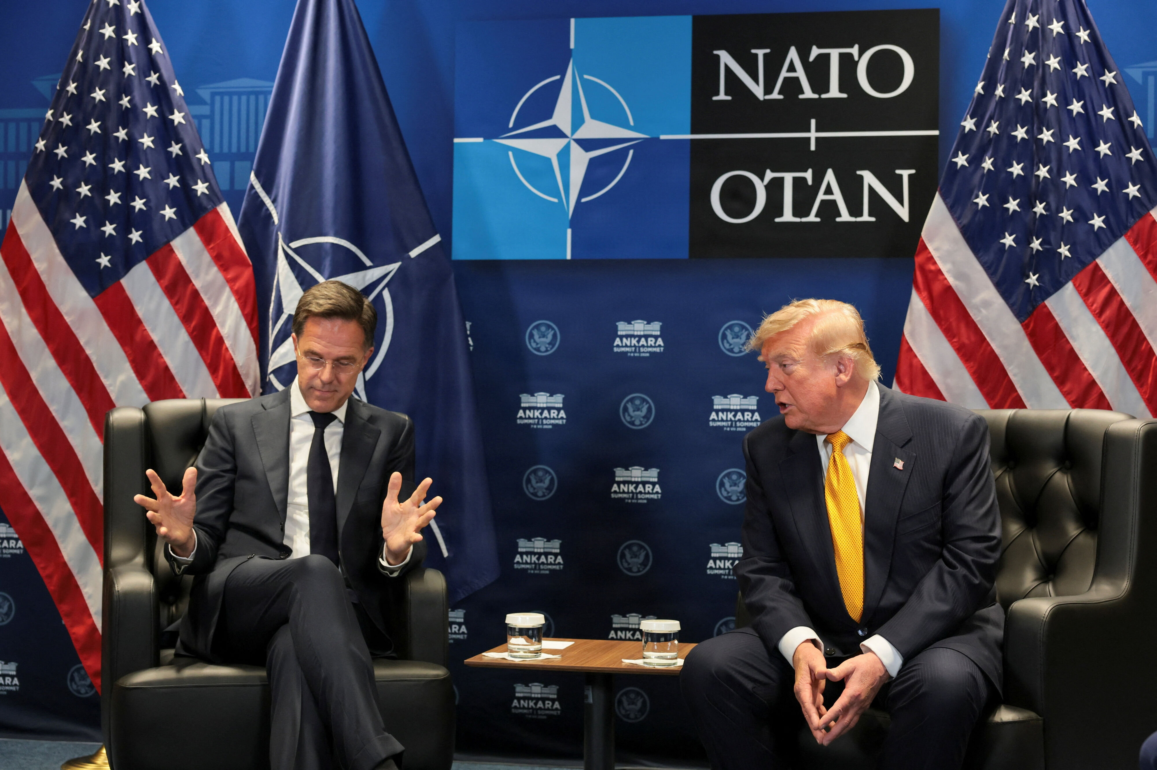 USA's præsident, Donald Trump, og Natos generalsekretær, Mark Rutte, taler onsdag til pressen i forbindelse med et Nato-topmøde i Ankara.