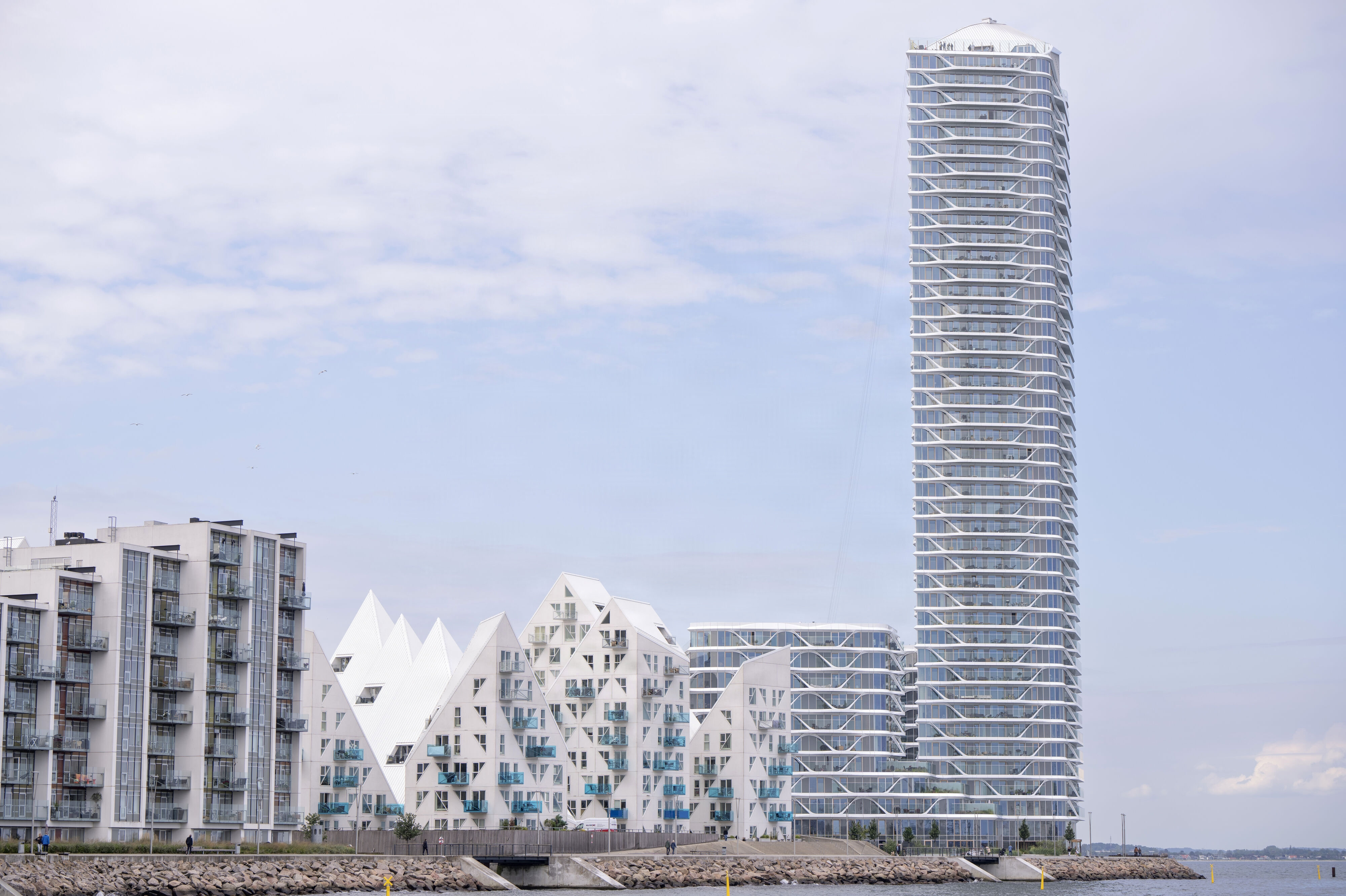 Lighthouse-byggeriet er især kendt for højhuset Fyrtårnet, der er 142 meter højt og dermed Danmarks højeste bygning. Lejligheden med en pris på 38,5 millioner kroner ligger i nabobygningen ved navn Promenadehuset. (Arkivfoto).