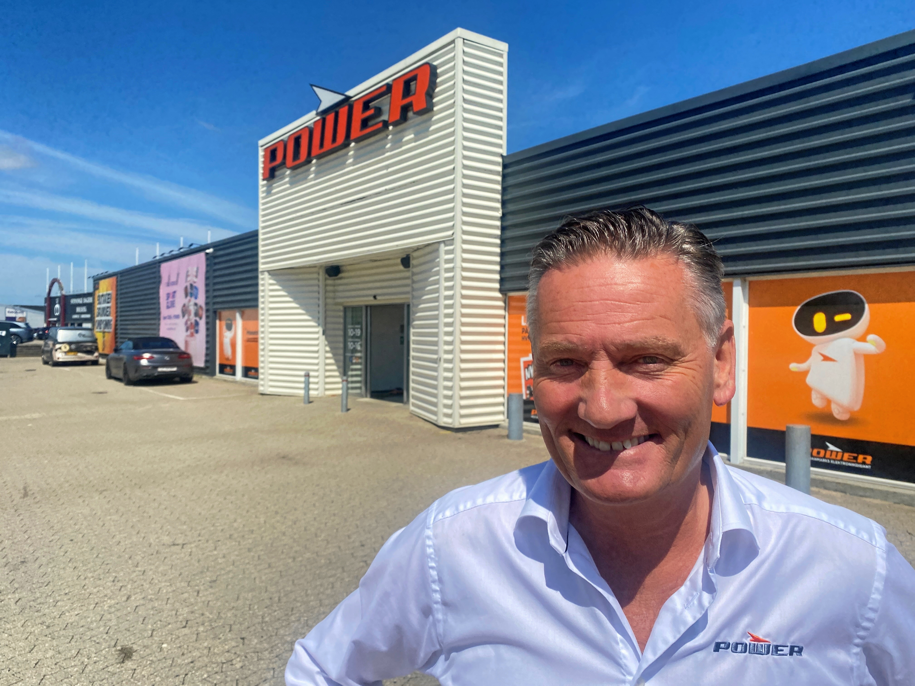 Powers administrerende direktør, Jesper Boysen, ser frem til at byde kunderne velkommen i den udvidede butik.