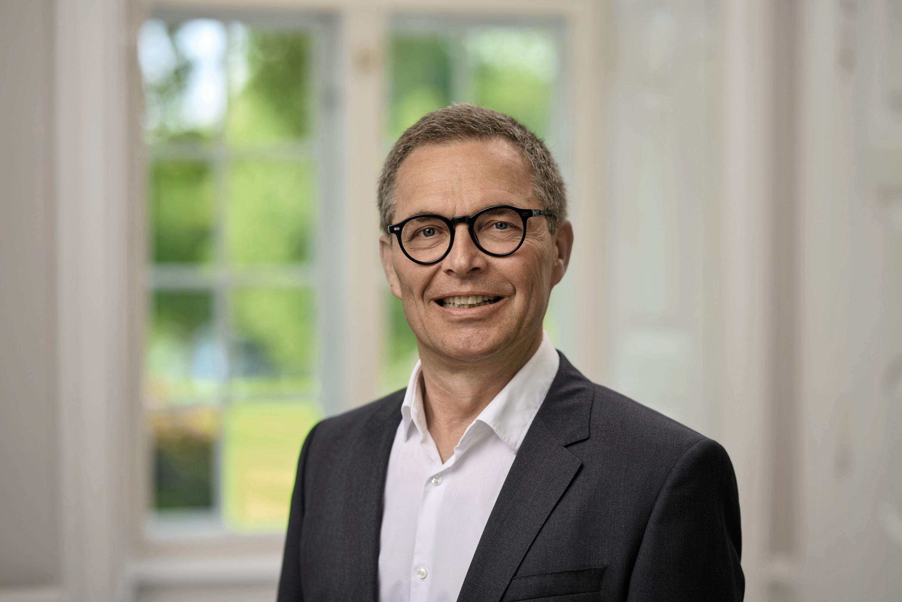 - For få år siden var elforsyning noget, de fleste virksomheder tog for givet. I dag er situationen anderledes, skriver Klaus Rønholt.