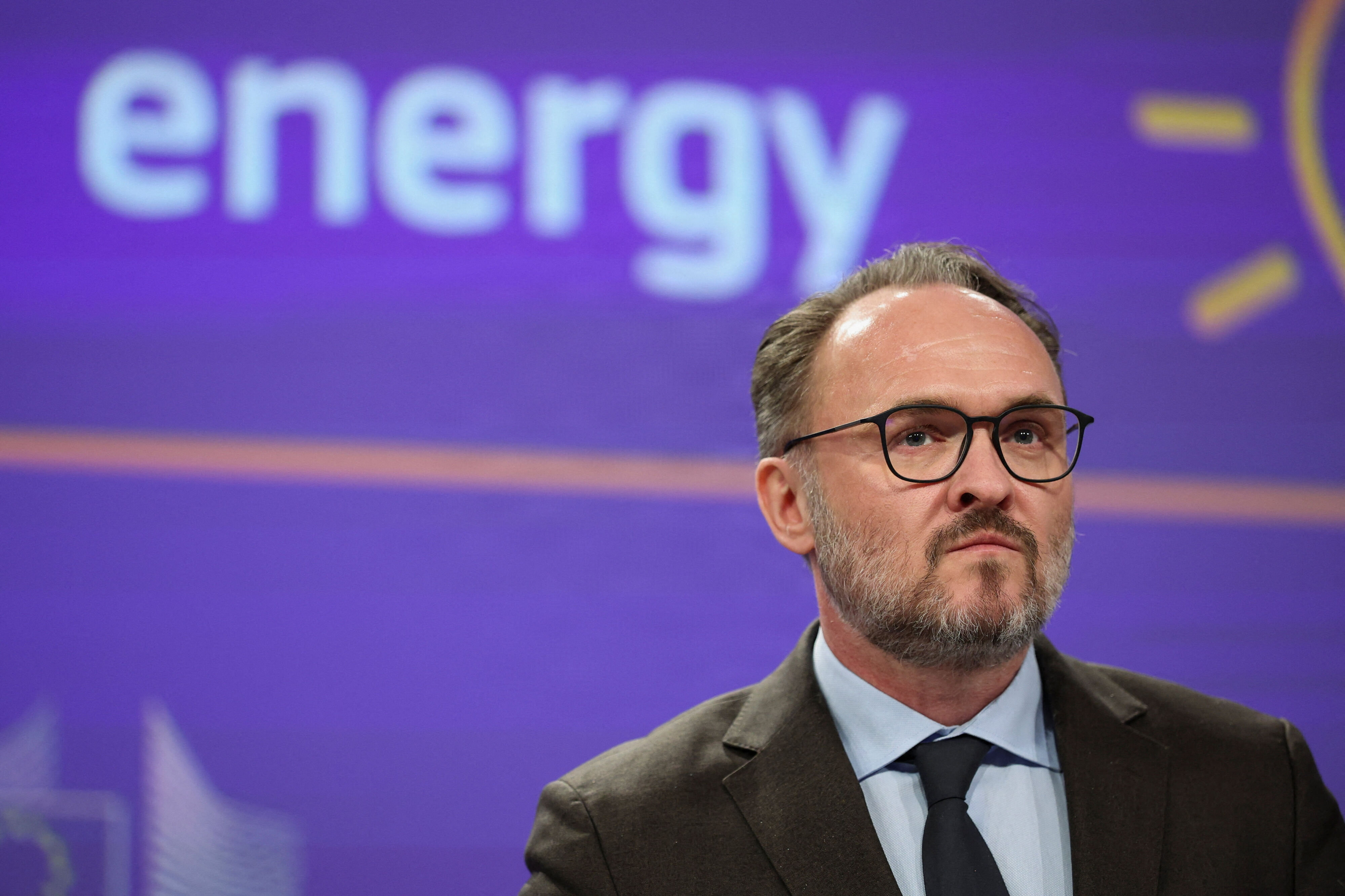Europa skal være verdens første eldrevne kontinent foreslår EU-Kommissionen. EU-kommissær for energi og boliger, Dan Jørgensen (S), fremhæver, at det både vil hjælpe den grønne omstilling og sænke energiregningen for borgere og virksomheder (Arkivfoto).