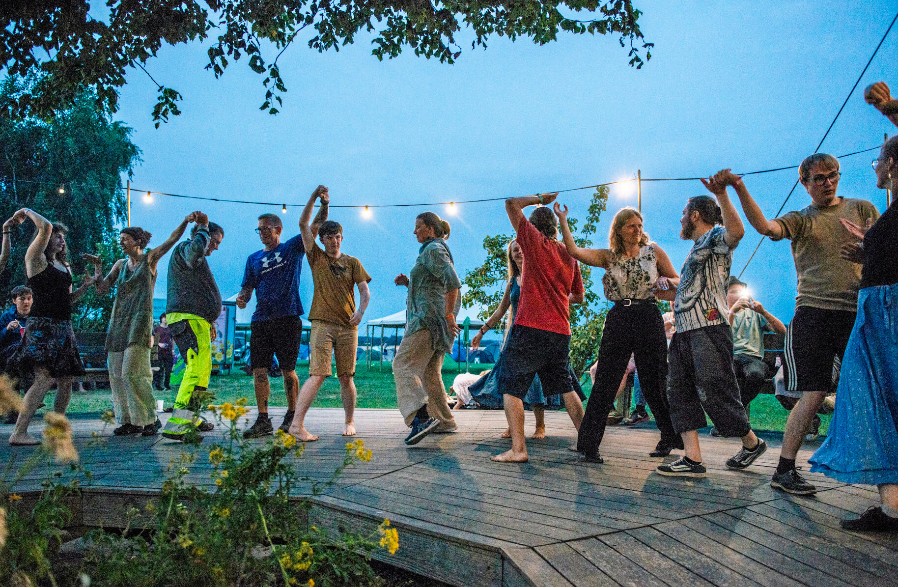 Med fjorden som kulisse og sommerstemningen i højsædet vil Musik over Præstø Fjord 6.-9. august igen samle generationer omkring de levende musiktraditioner.