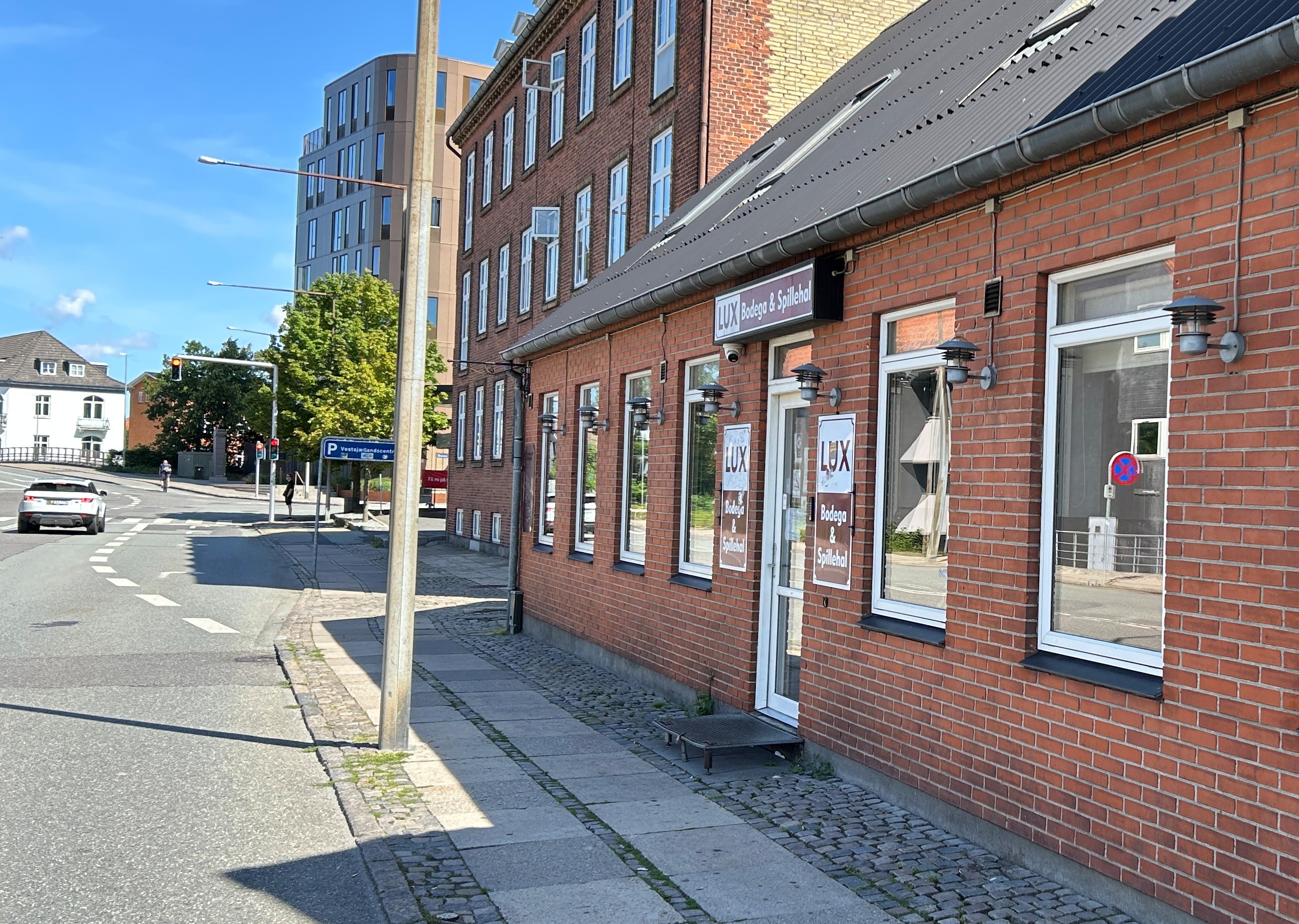 Det var her på Jernbanegade i Slagelse, det voldelige overfald fandt sted om morgenen 18. juli.