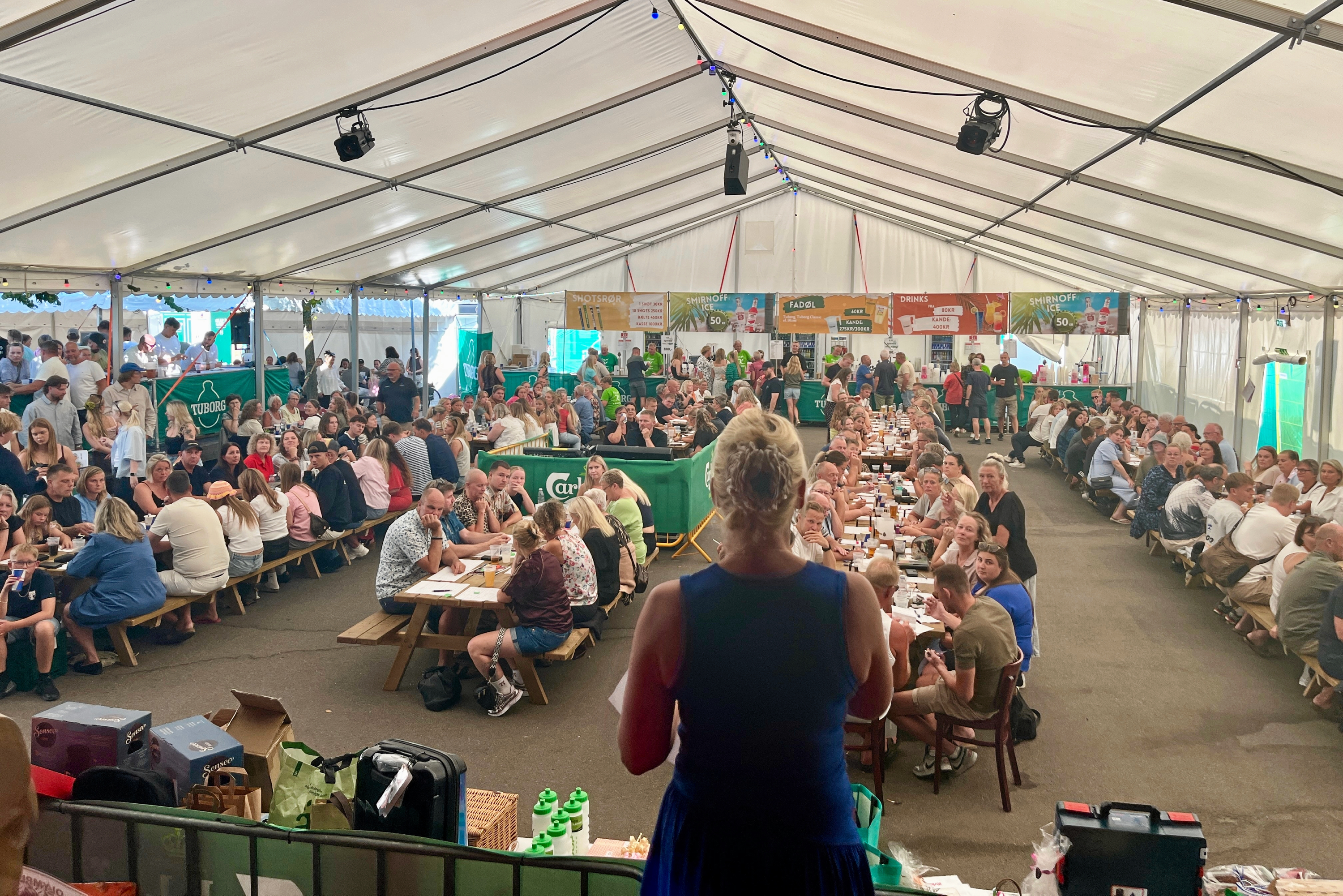 Kontoret i Kalundborg tyvstartede på byfesten med en velbesøgt omgang musikbingo.