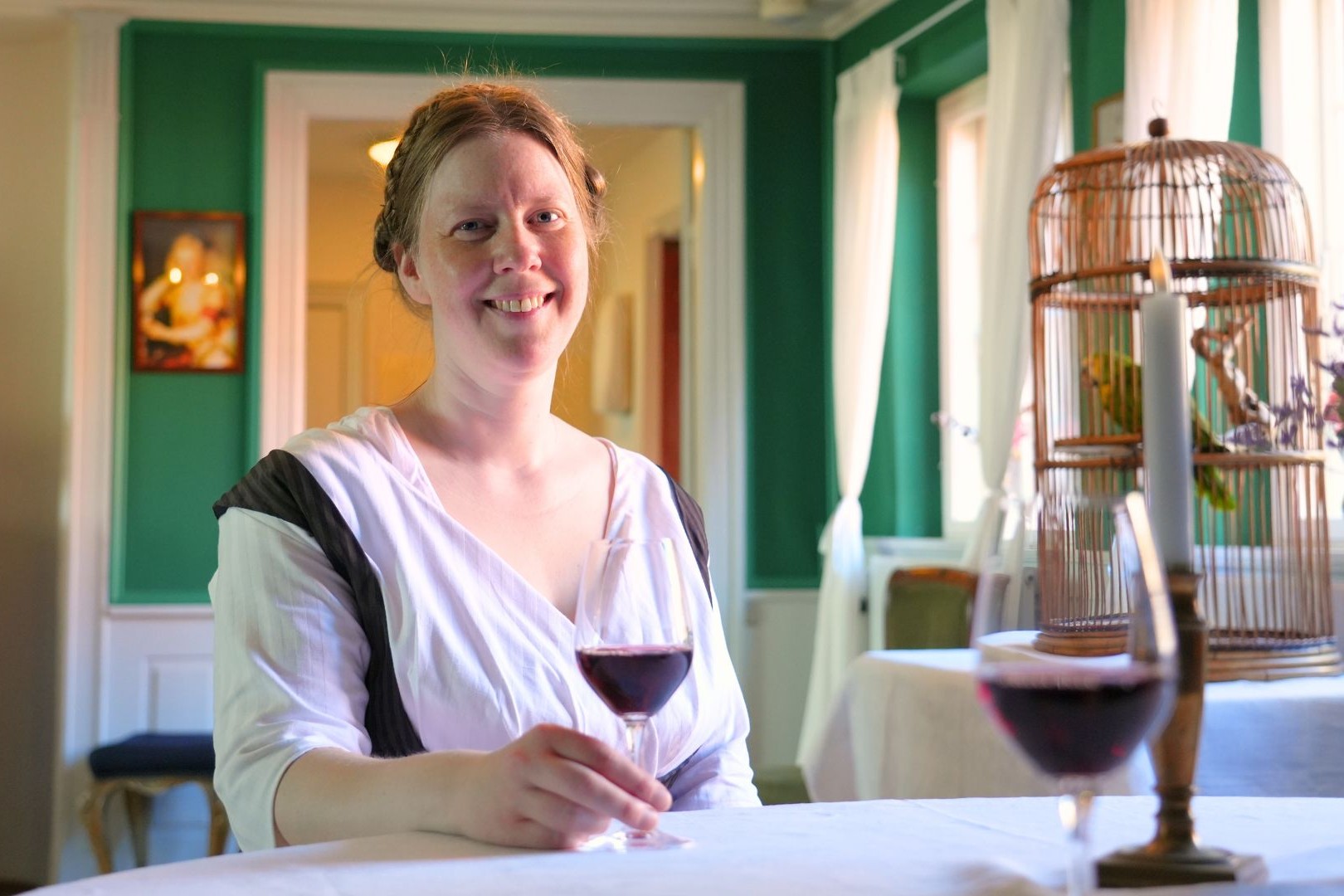Få vin i glasset og en udvidet oplevelse på Skibsklarerergaarden hos Ditte Kröner.