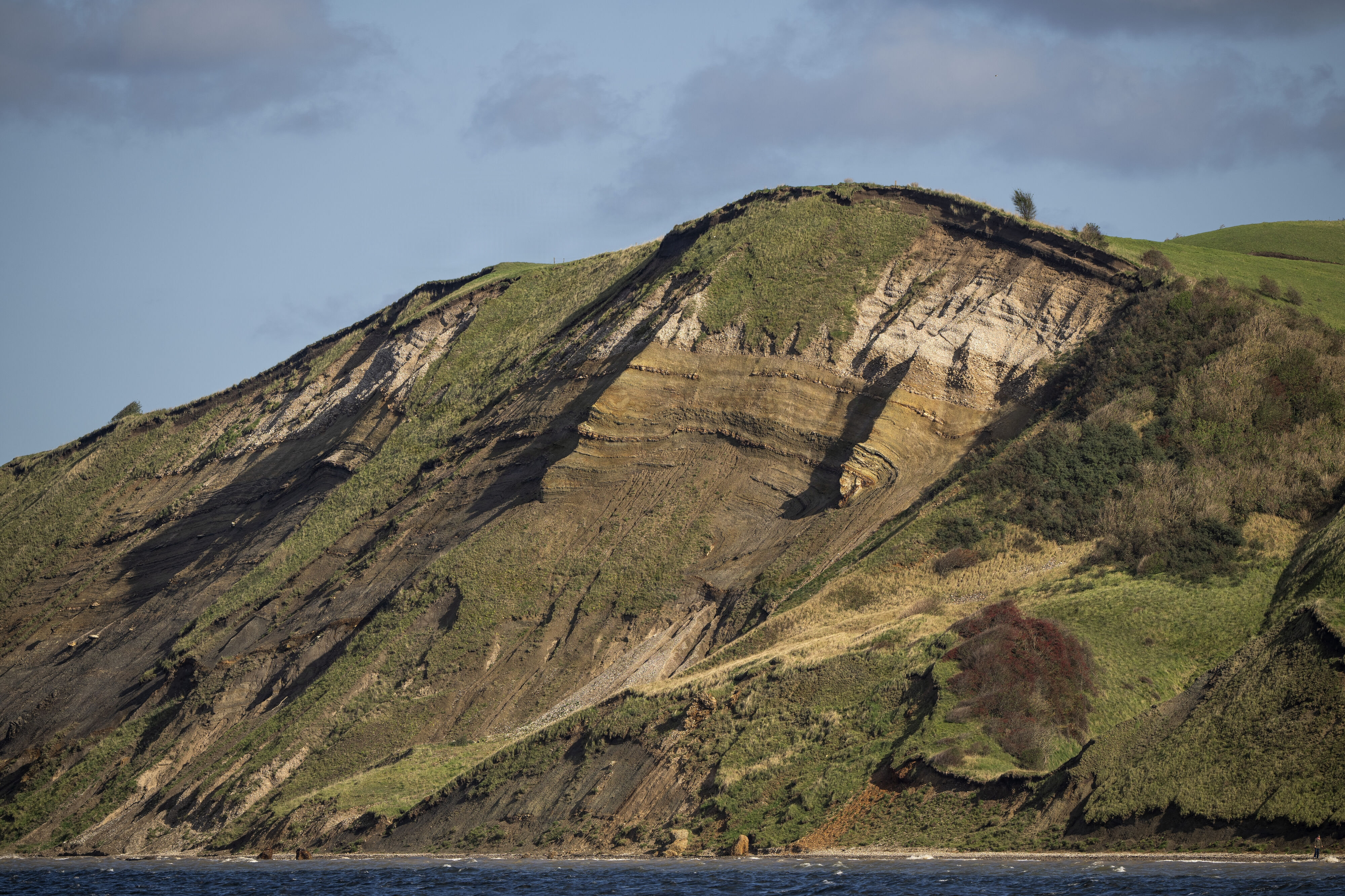 Hanklit er en 60 meter høj klint beliggende ud til Limfjorden. Den er lørdag, sammen med Knudeklinten på Fur, blevet udnævnt til verdensarv. Det skyldes, at de to klinter huser nogle af de mest velbevarede fossiler af blandt andet fisk. (Arkivfoto).