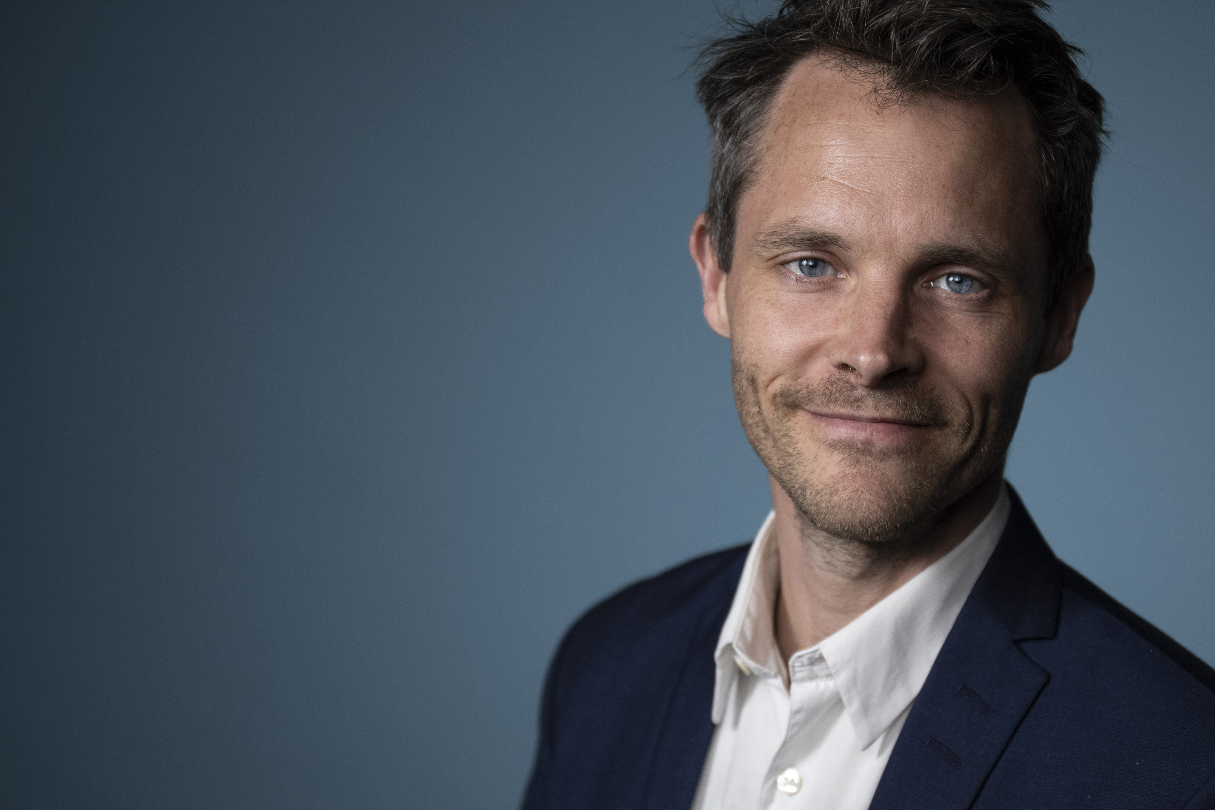 Andreas Baumann er chefredaktør for Mandag Morgen. Tirsdag den 28. juli fylder han 40 år.