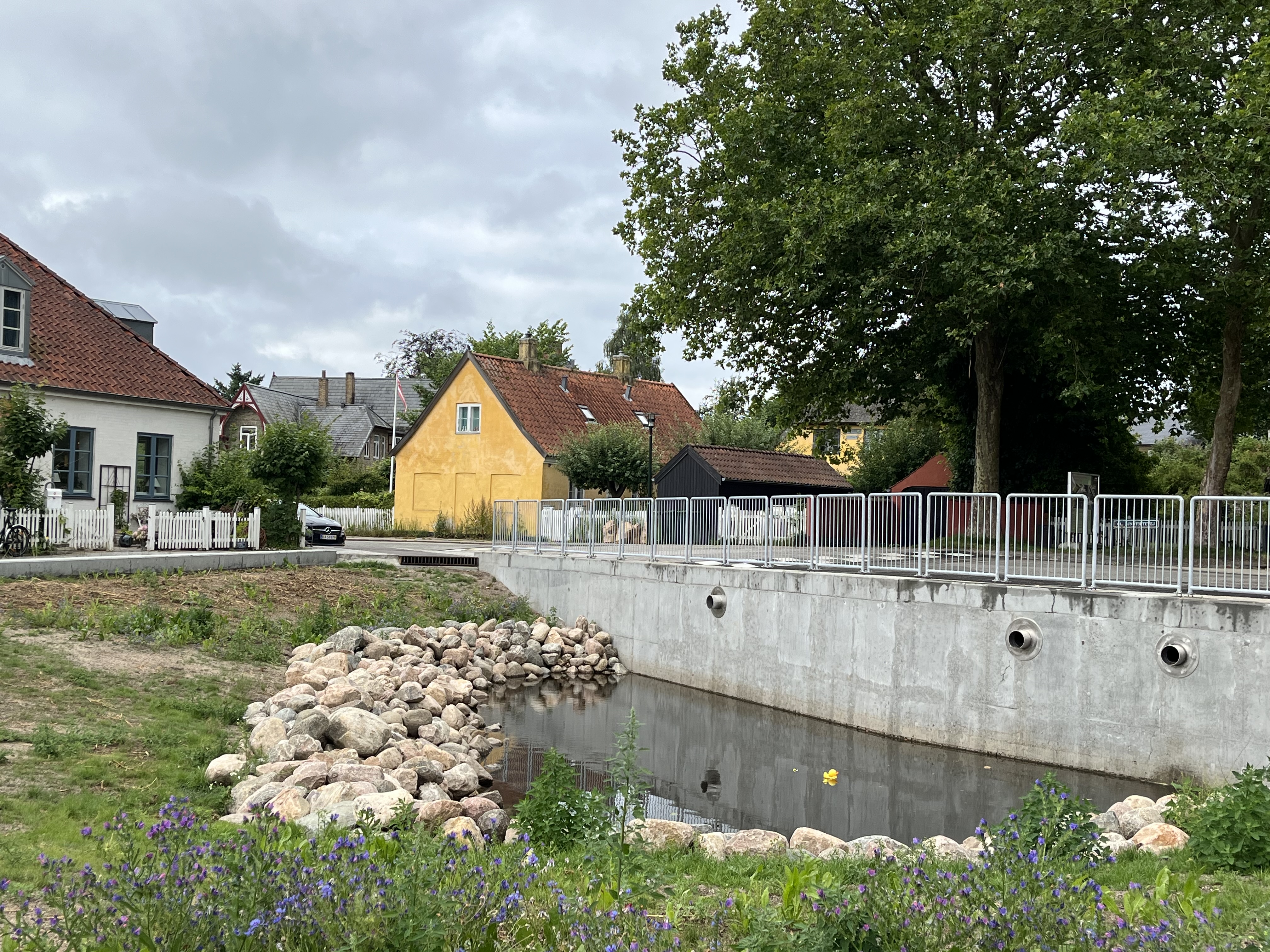Resultatet af et klimatilpasningsanlæg i gammel bydel skuffer de lokale.