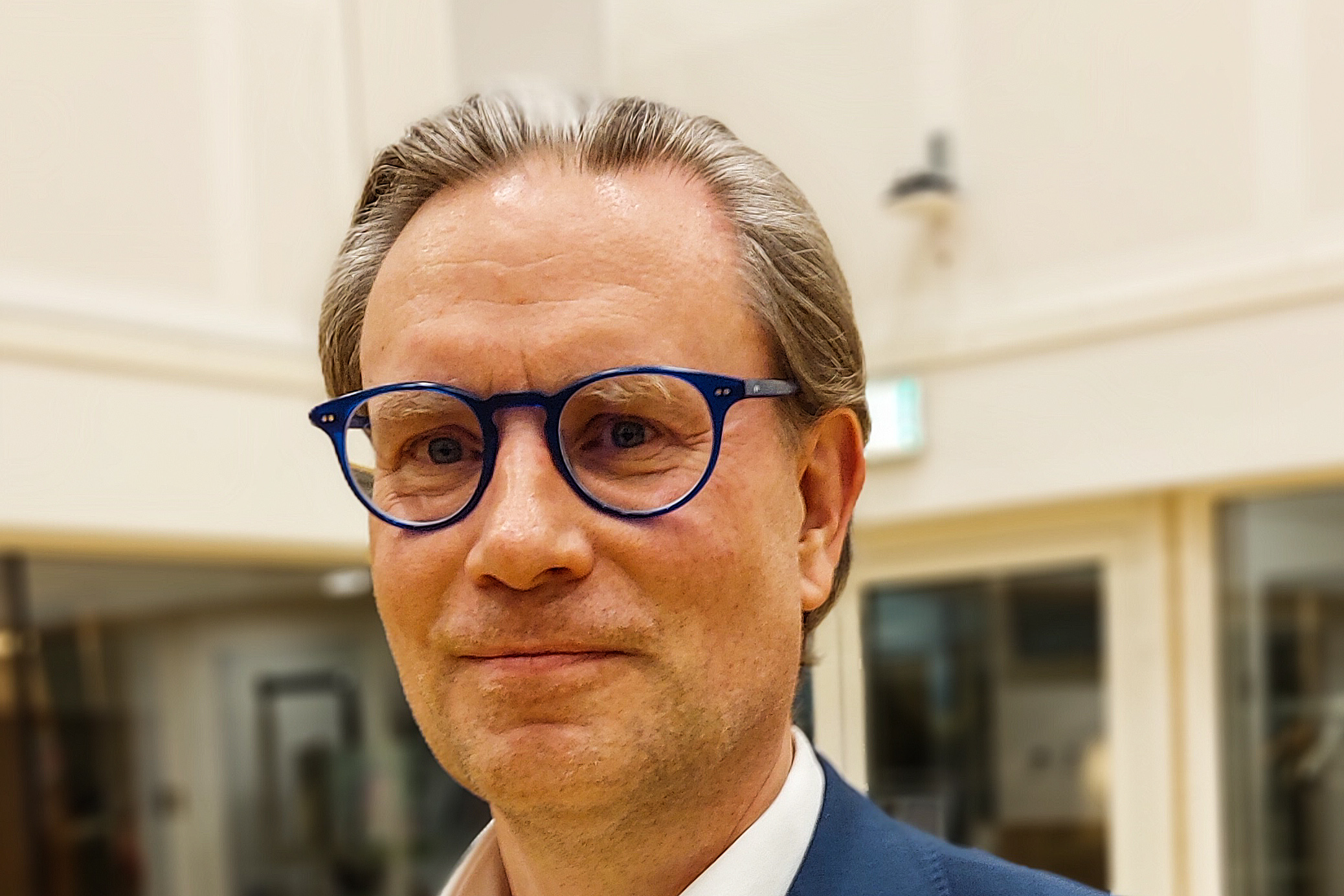 Private virksomheder arbejder konstant med at reducere unødvendige omkostninger og forbedre deres produktivitet. Det betyder ikke, at medarbejderne arbejder mere hårdt – tværtimod, skriver LA-formand Aksel Tarras og byrådsmedlemmerne Edith Thingstrup og Lars Winther
