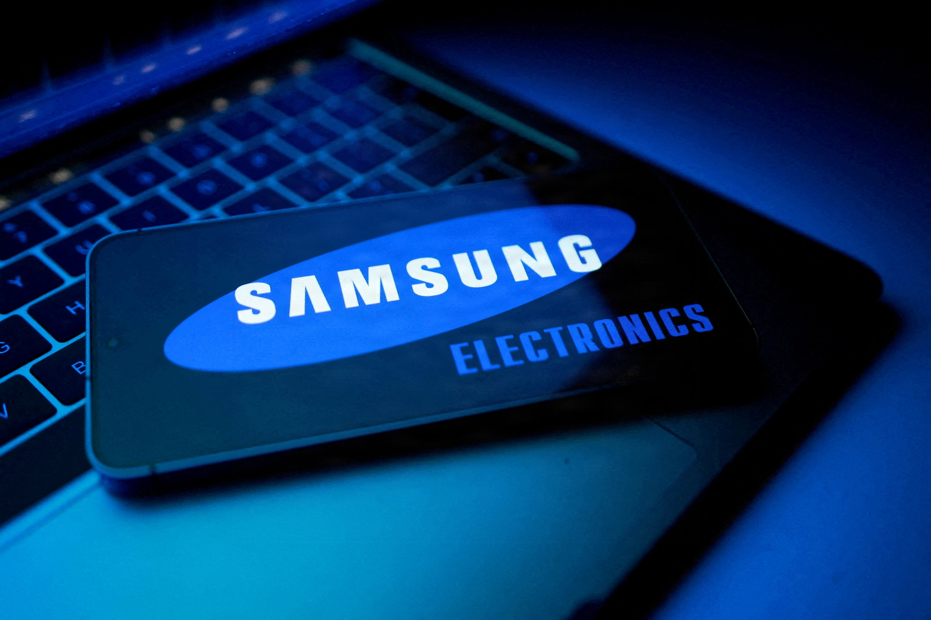 Samsung Electronics er verdens største producent af hukommelseschips. Det sydkoreanske selskab producerer også telefoner og computere. (Arkivfoto).