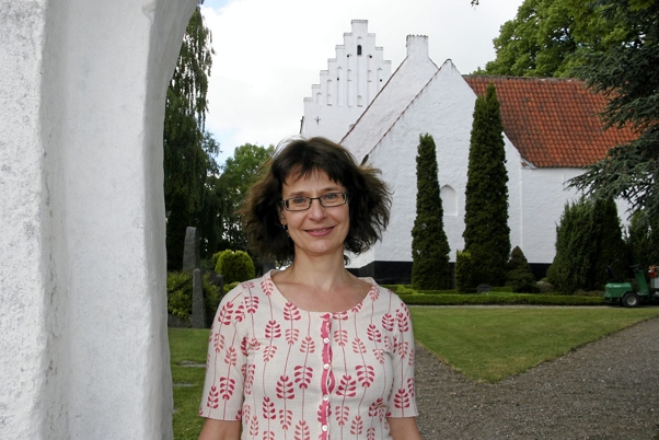 Sognepræst Sanne Elisa Grunnet håber at folk kommer op af stolene og til orienteringsmøde næste søndag.