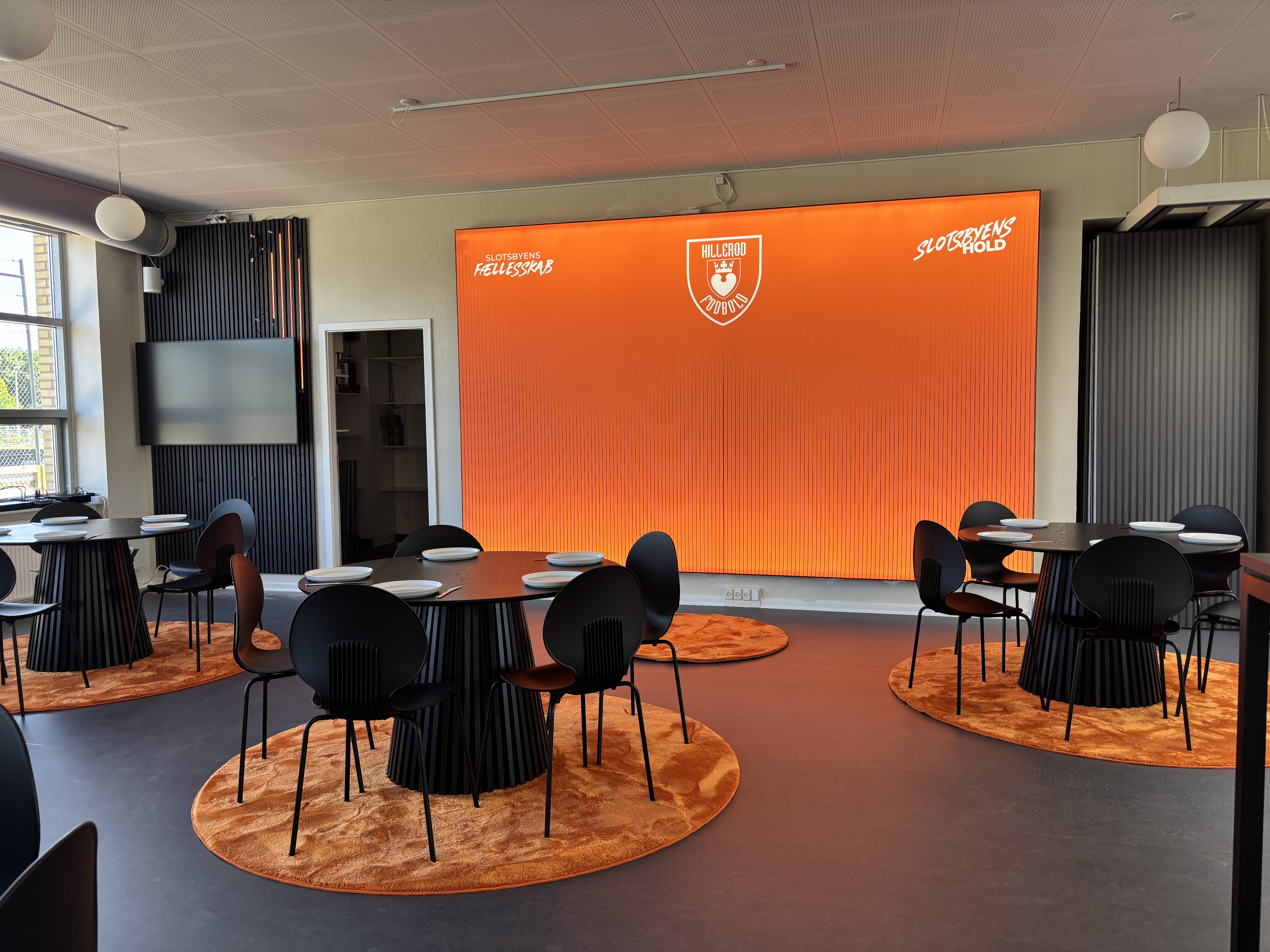 Administrende direktør i Hillerød Fodbold Elite svarer på kritik af fodboldholdet.