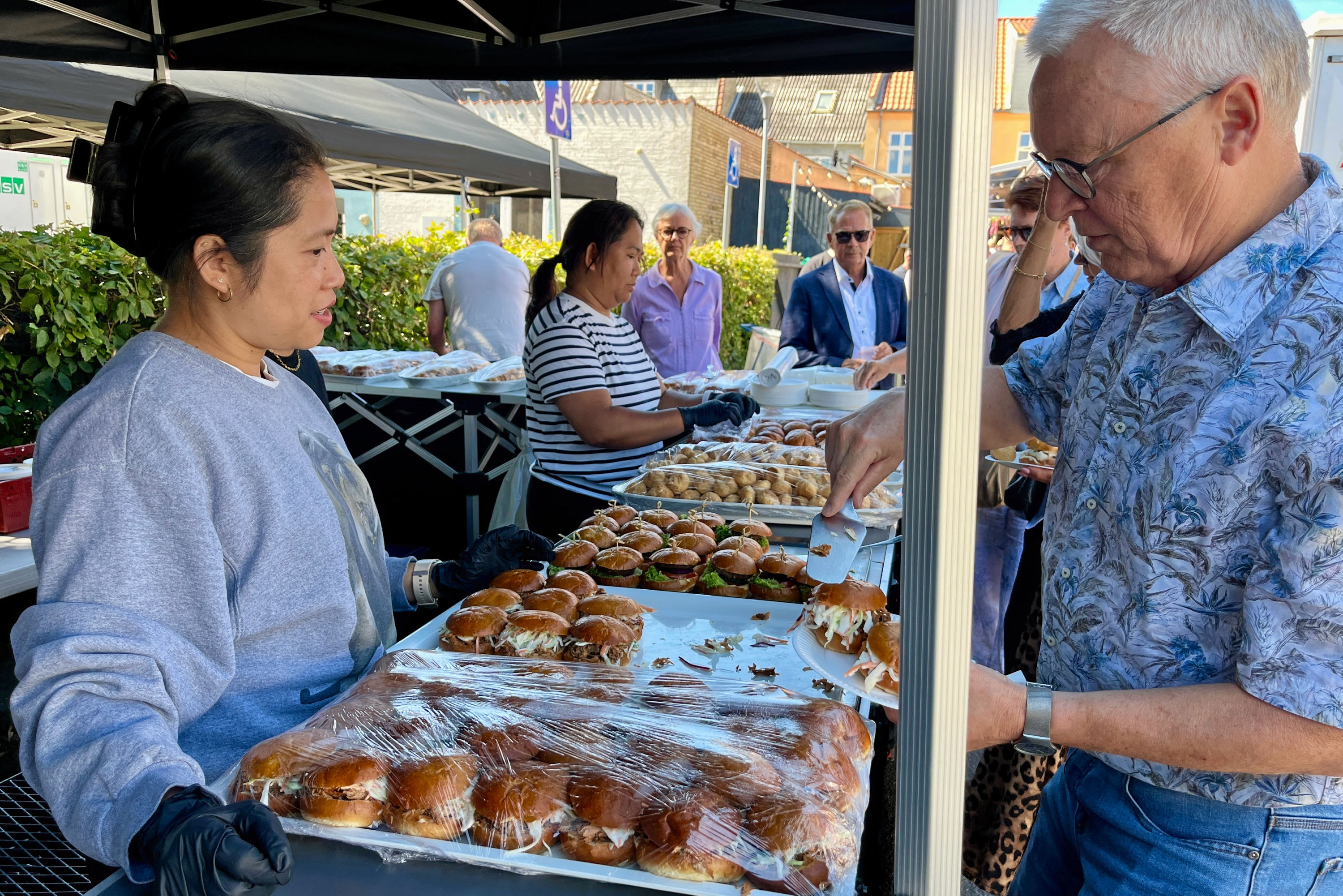 Der var for eksempel masser af sliders at mæske sig i, da Johnny Elmelund, Steen Jensen og Bo Jensen lørdag fejrede samlet 180-års fødselsdag i Kalundborg.